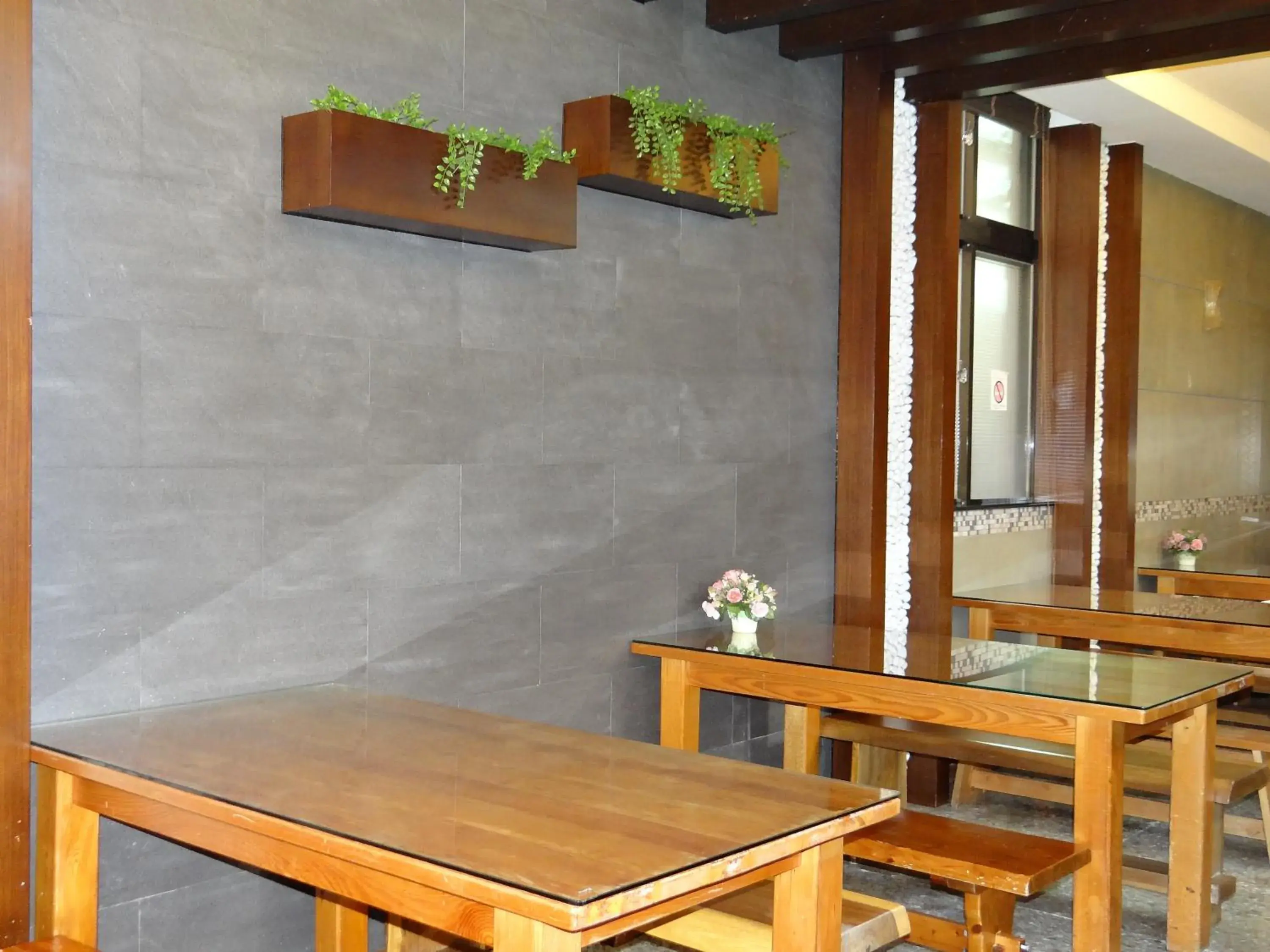 Library, Dining Area in Wu Zhou Hotel