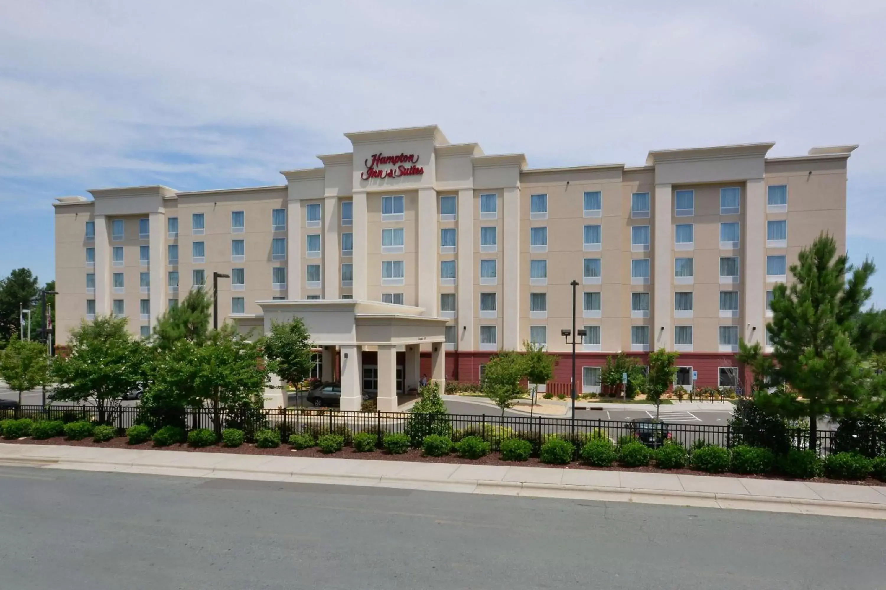 Property Building in Hampton Inn & Suites Durham North I-85