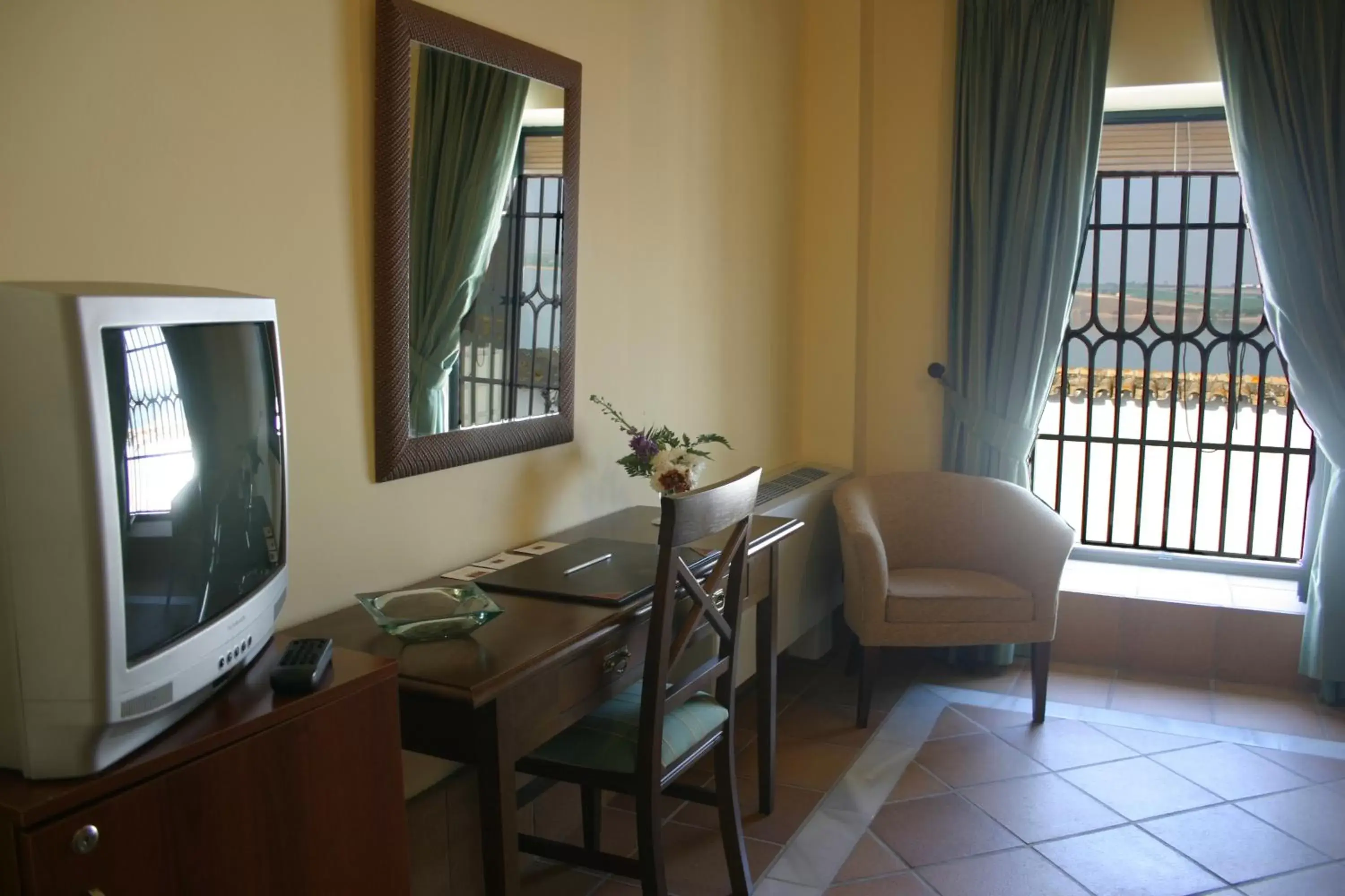 Photo of the whole room, TV/Entertainment Center in Mesón de la Molinera