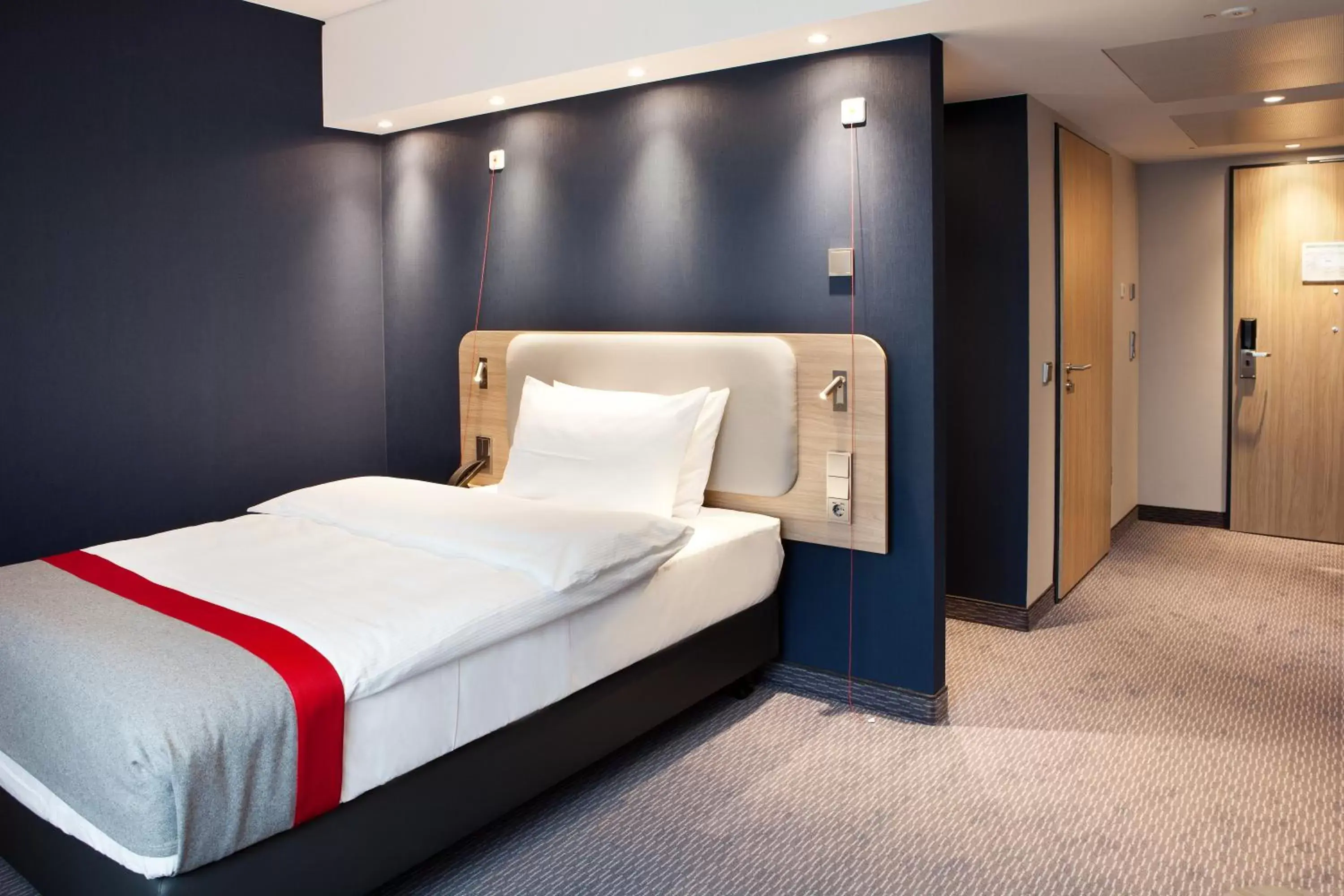 Bedroom, Bed in Holiday Inn Express - Sindelfingen, an IHG Hotel