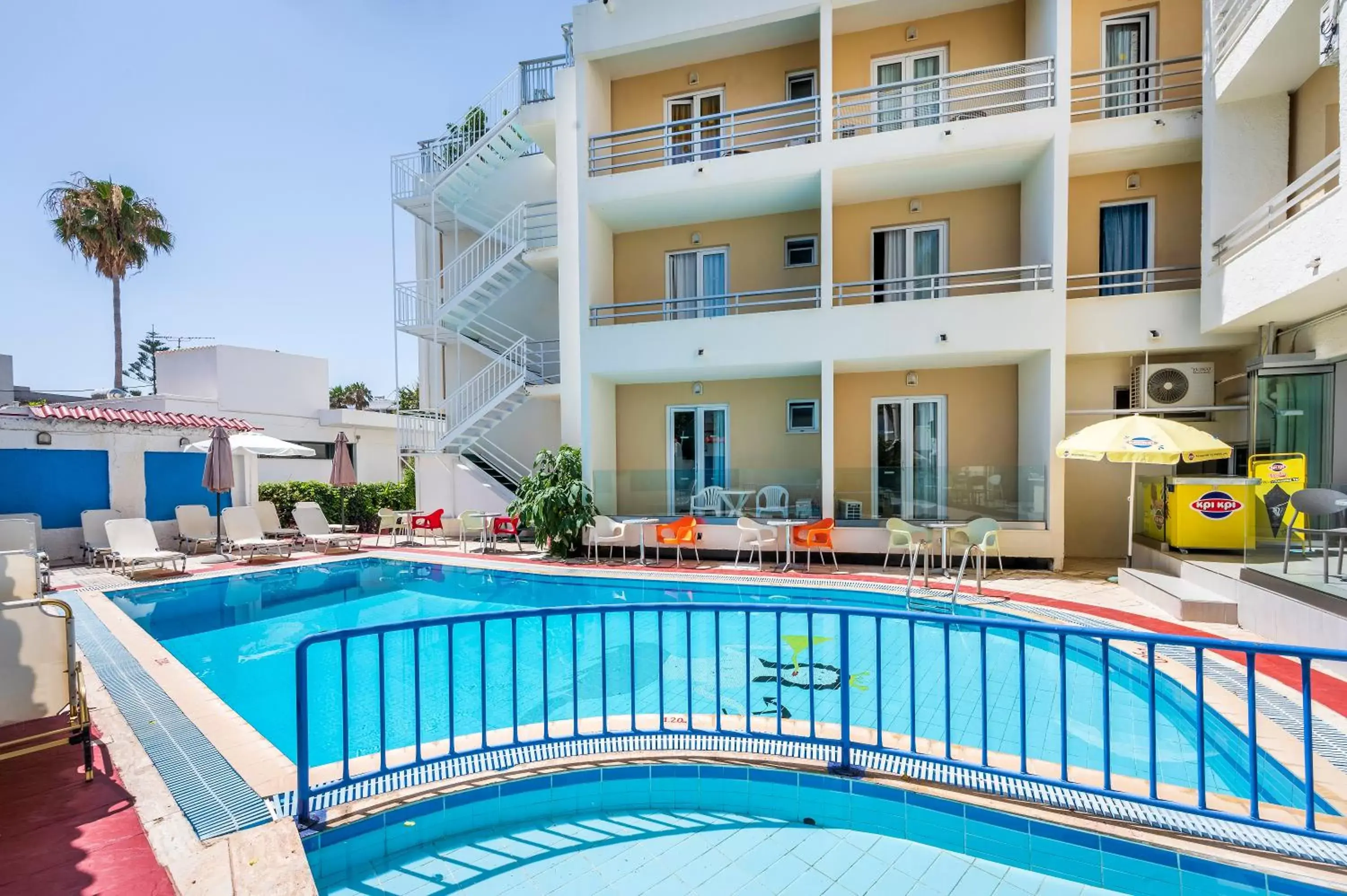 Swimming Pool in Hotel Koala