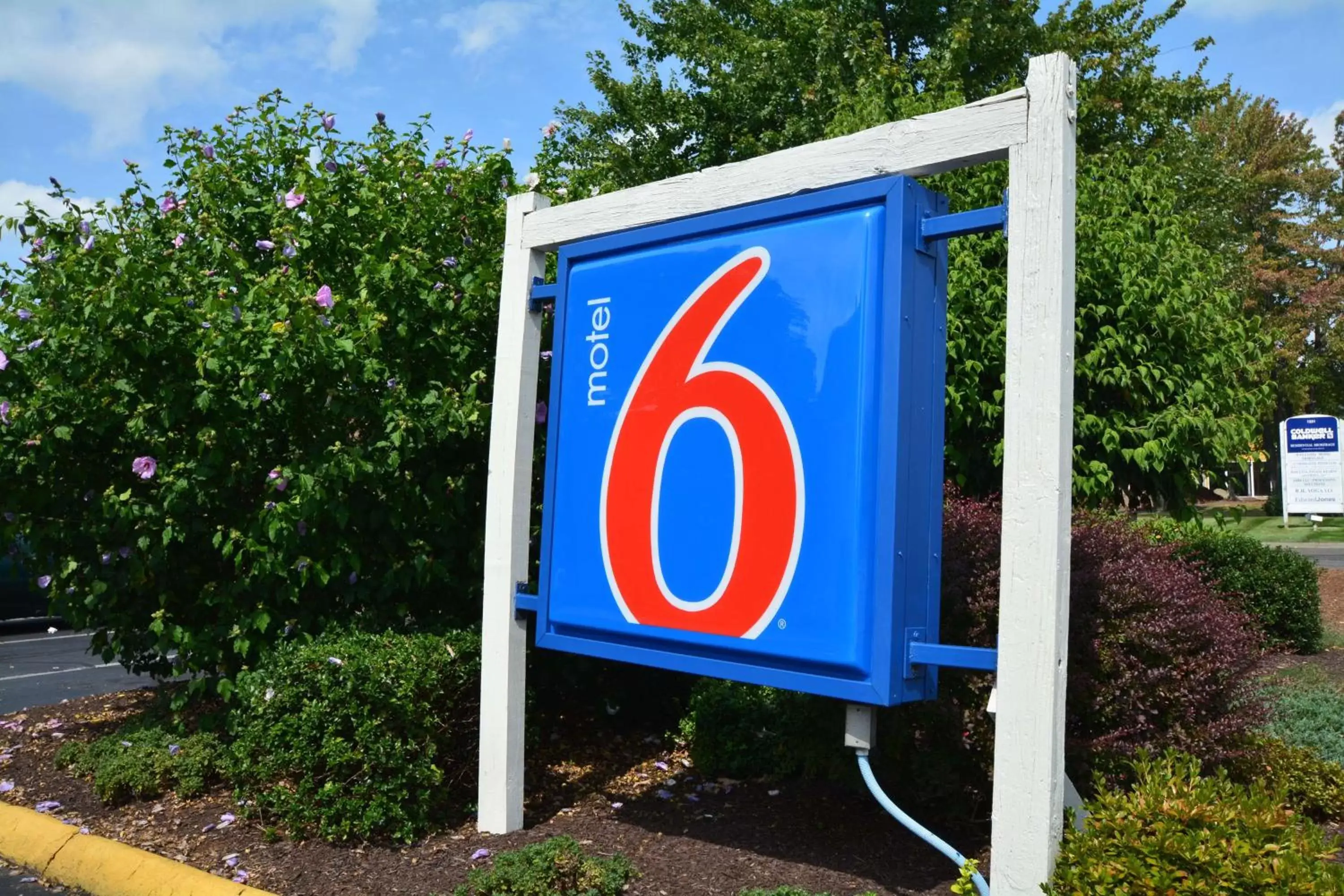 Property building, Logo/Certificate/Sign/Award in Motel 6-Wethersfield, CT - Hartford