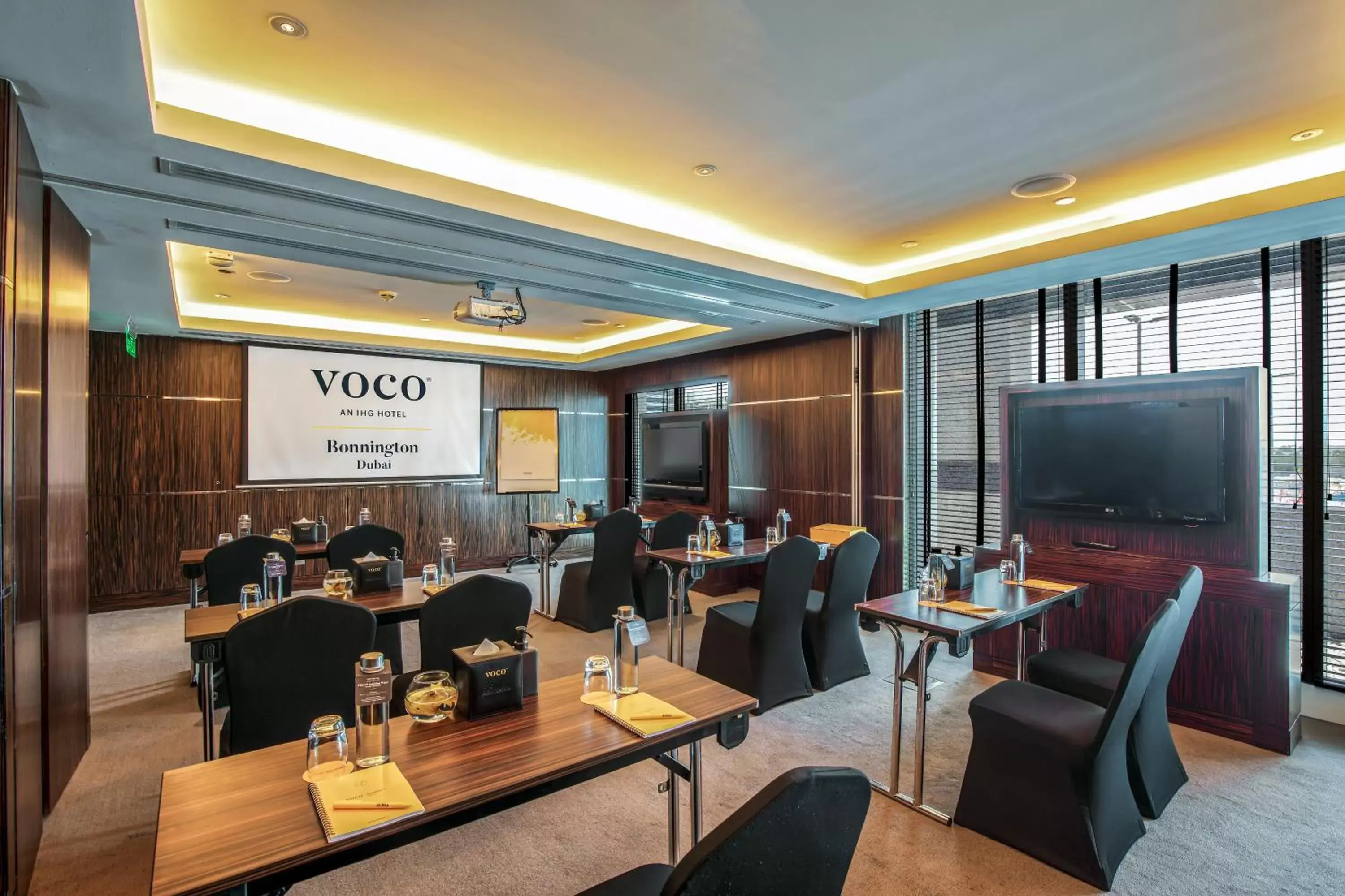 Meeting/conference room, Restaurant/Places to Eat in voco - Bonnington Dubai, an IHG Hotel