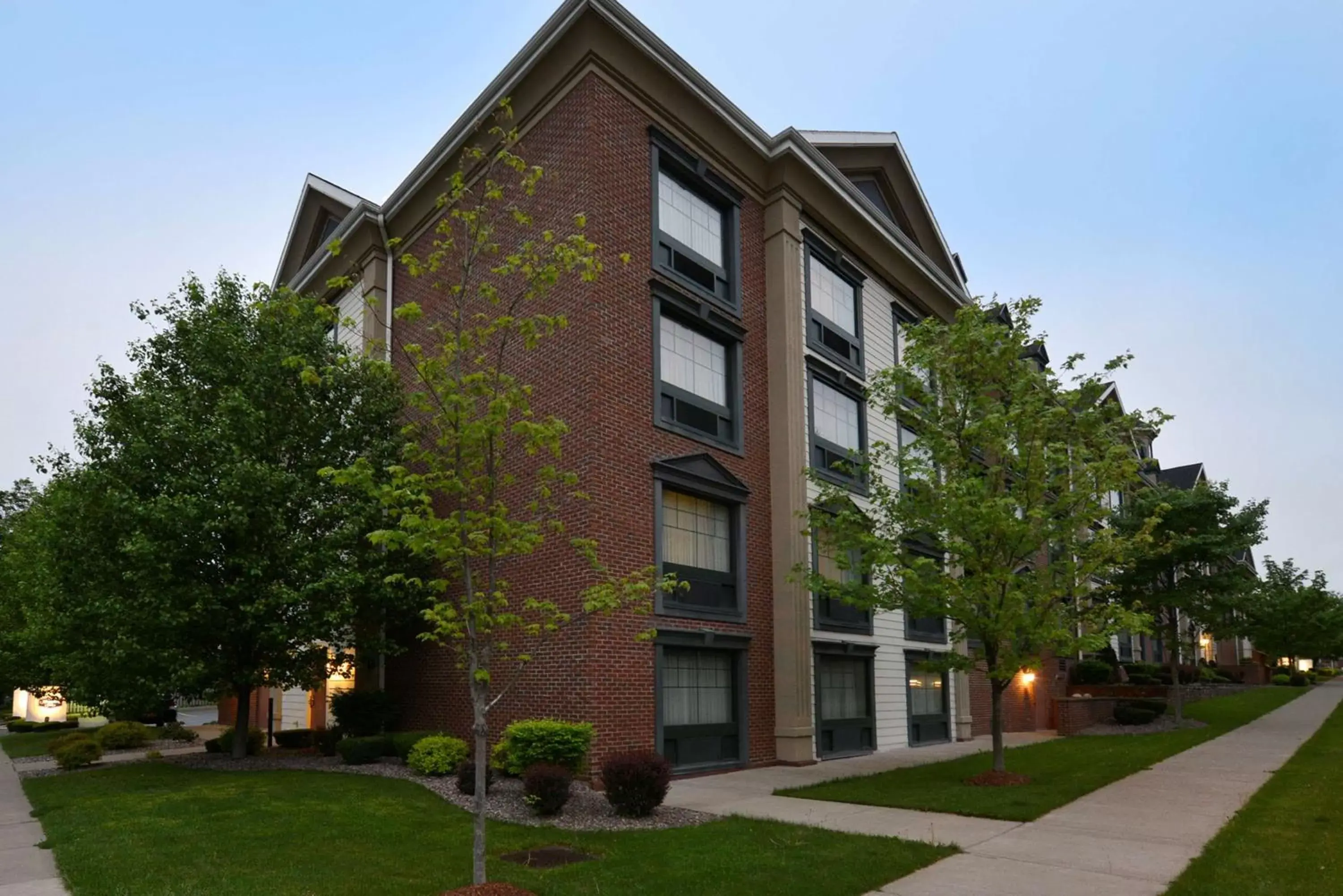 Property Building in Hampton Inn East Aurora