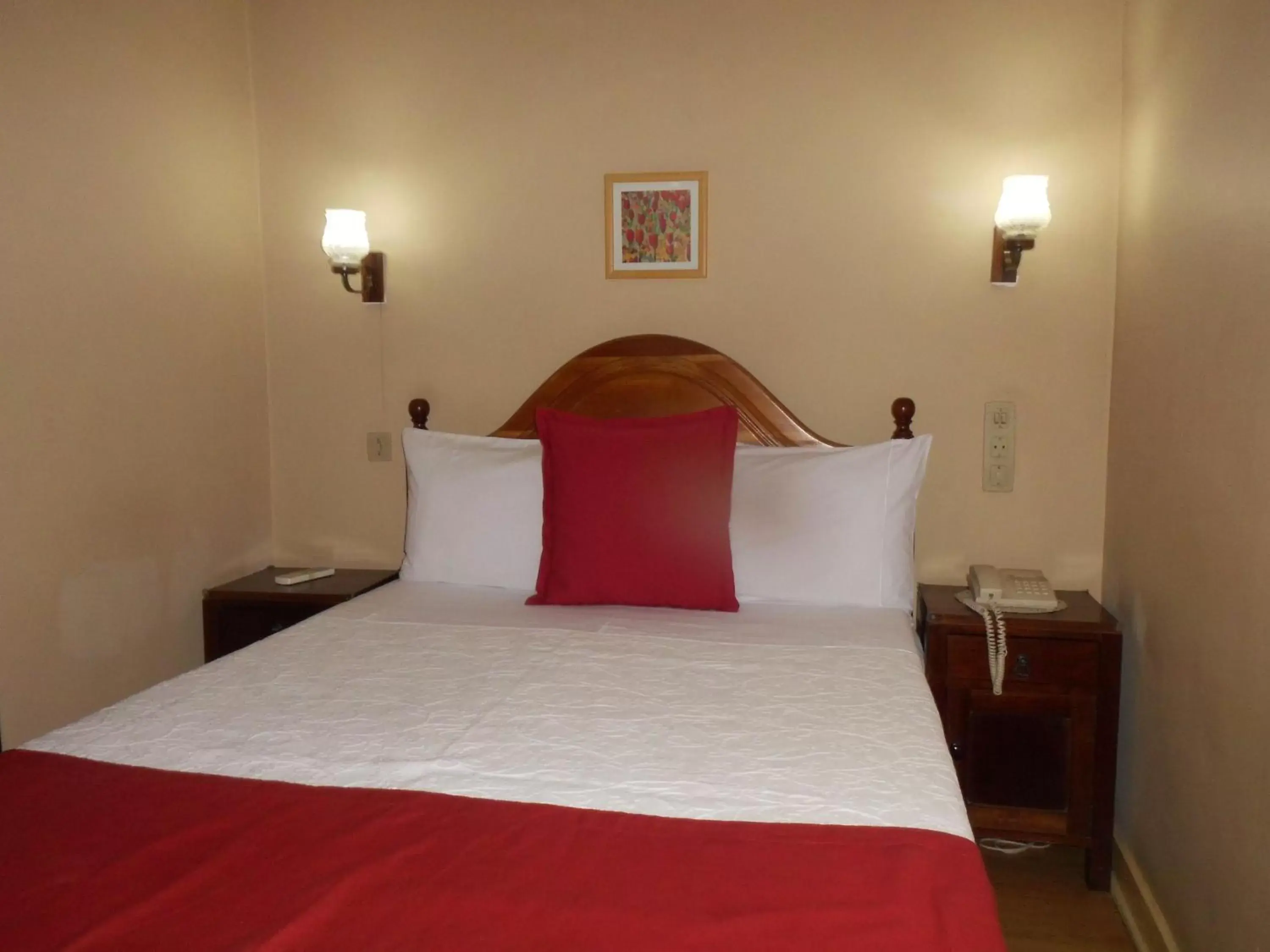 Photo of the whole room, Bed in Hotel Larbelo