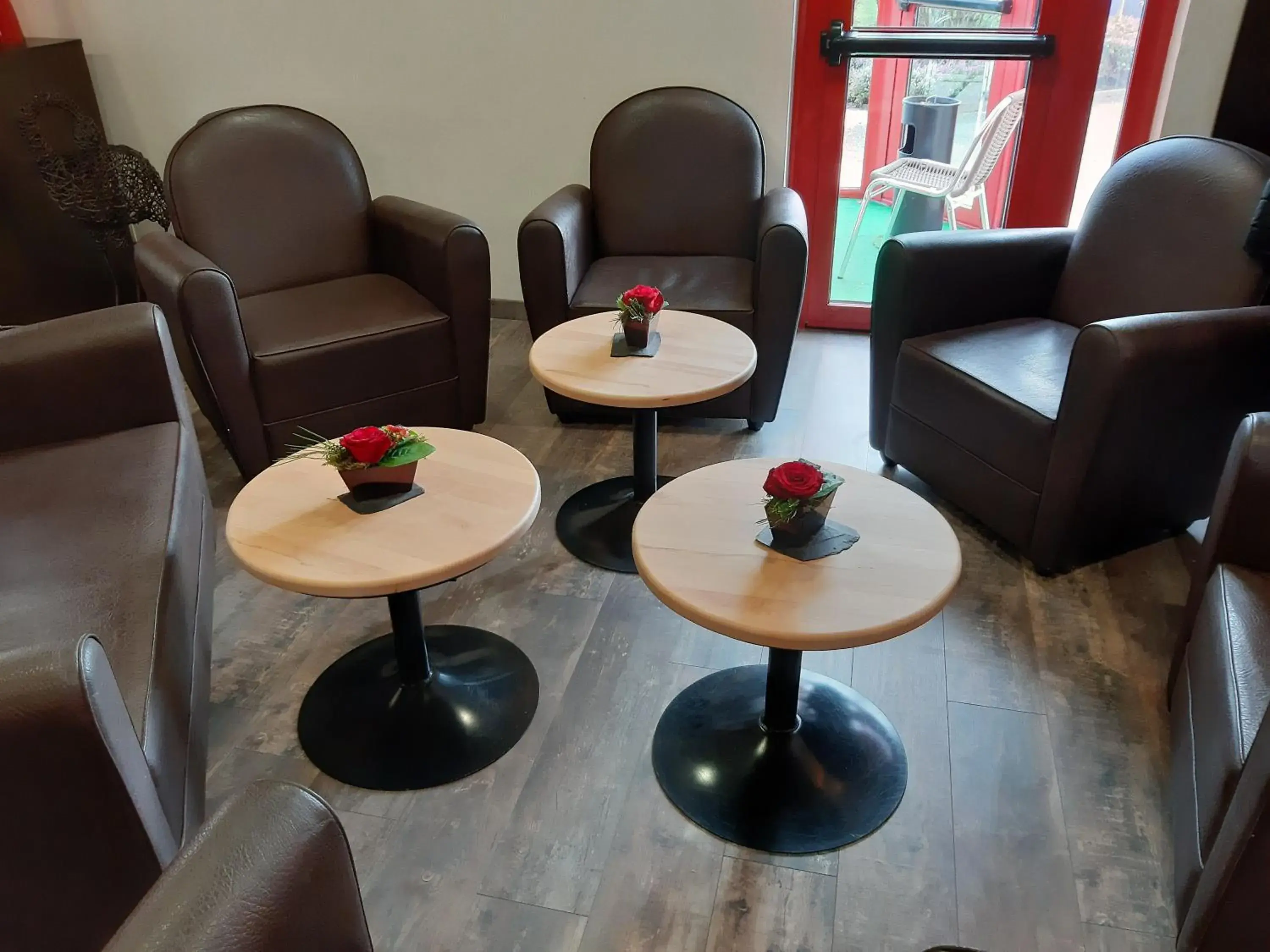 Lounge or bar, Seating Area in The Originals City, Hotel Eden, Rouen Nord (Inter-Hotel)