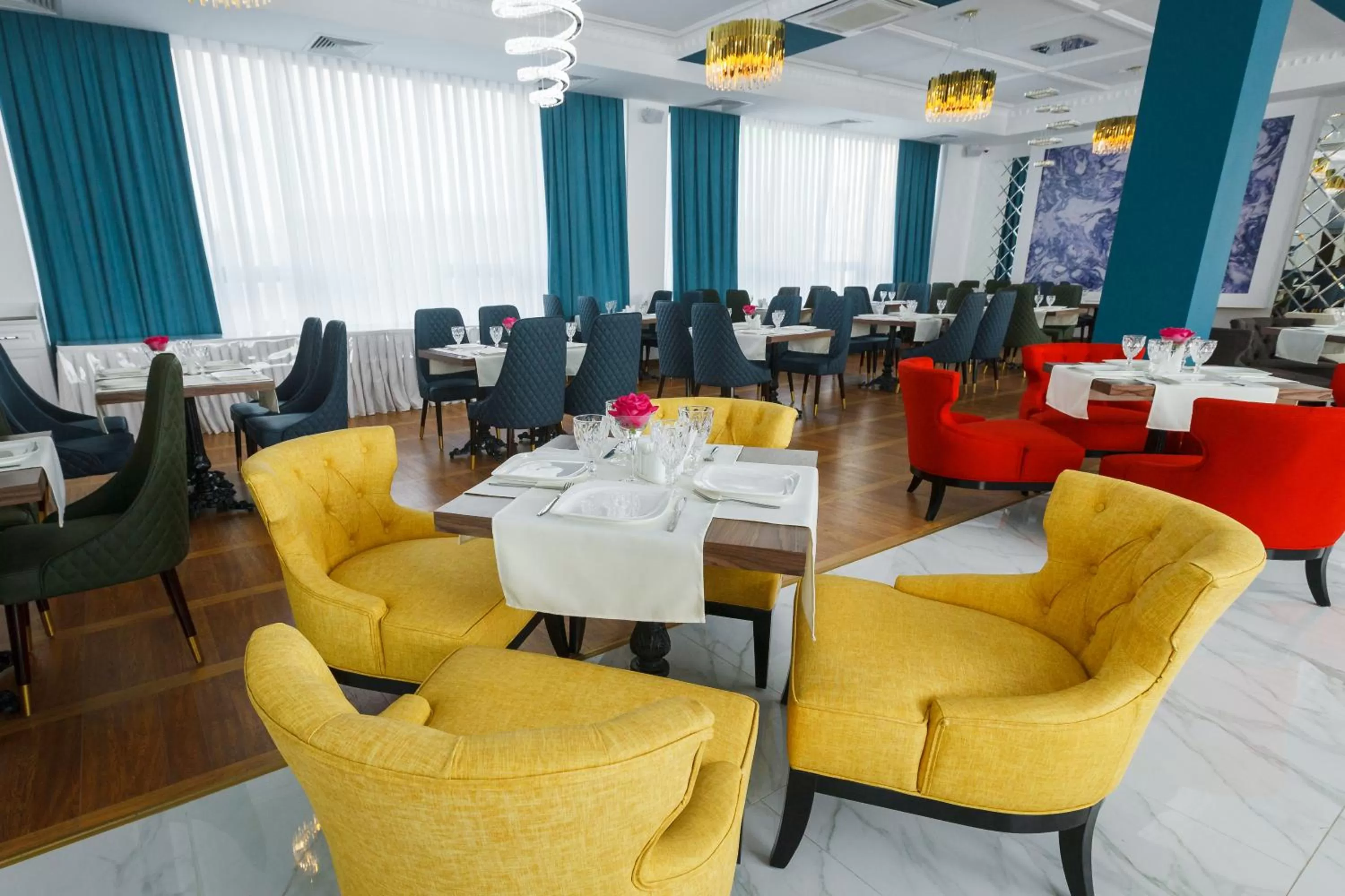 Restaurant/places to eat in Beluga Hotel