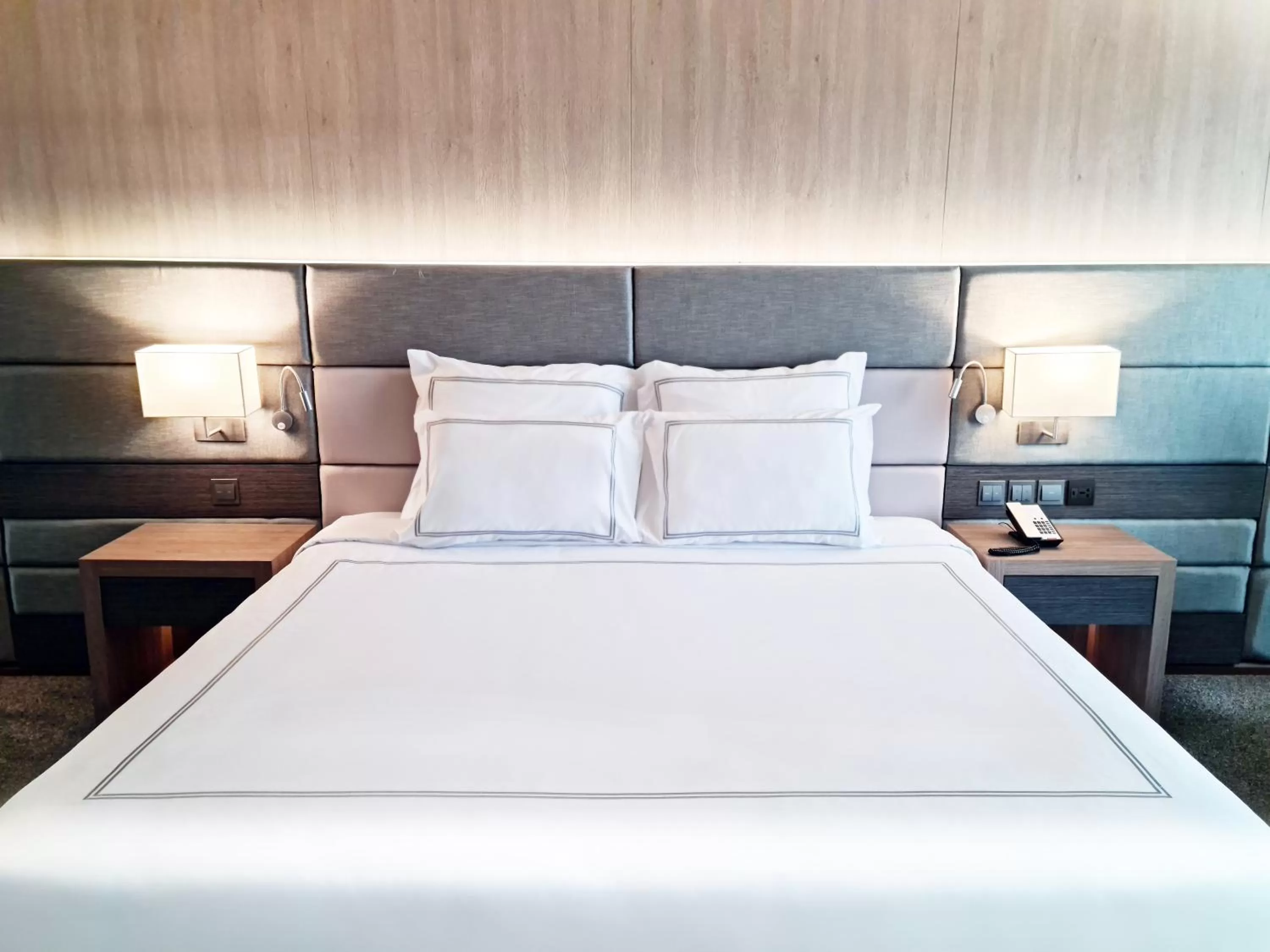 Bed in Swissotel Bangkok Ratchada