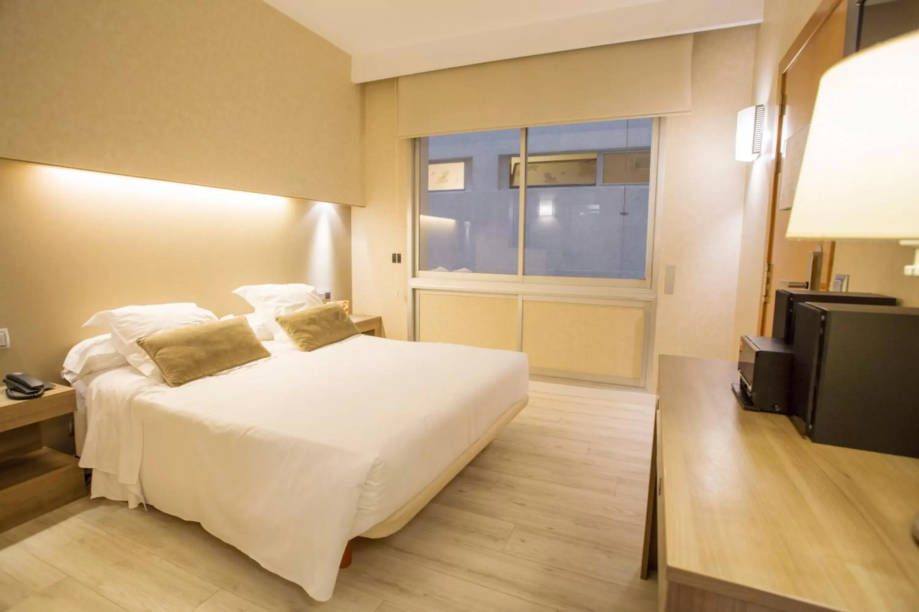 Photo of the whole room, Bed in Aparthotel Silver