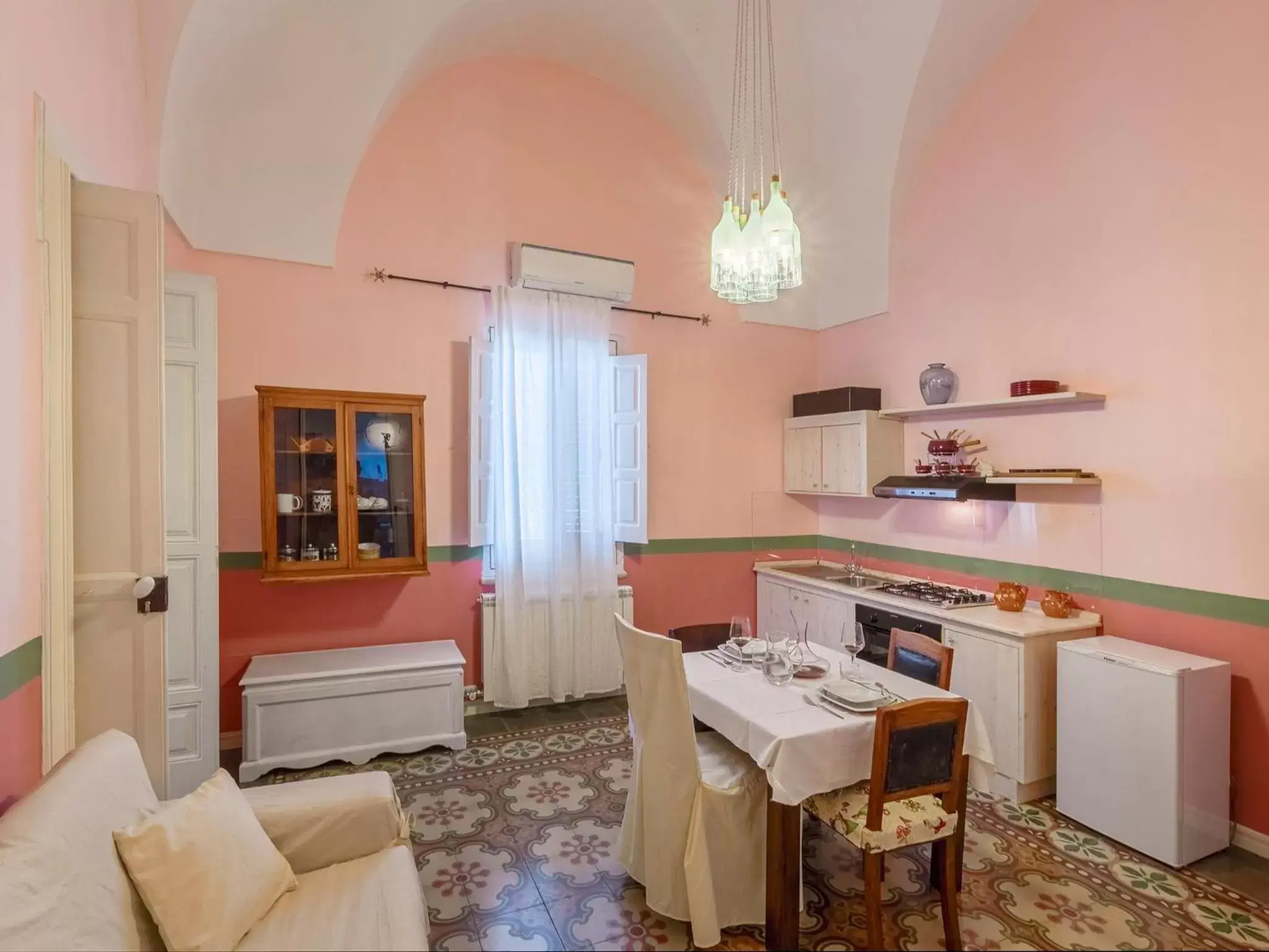 Kitchen or kitchenette, Kitchen/Kitchenette in La Naca Della Taranta B&B