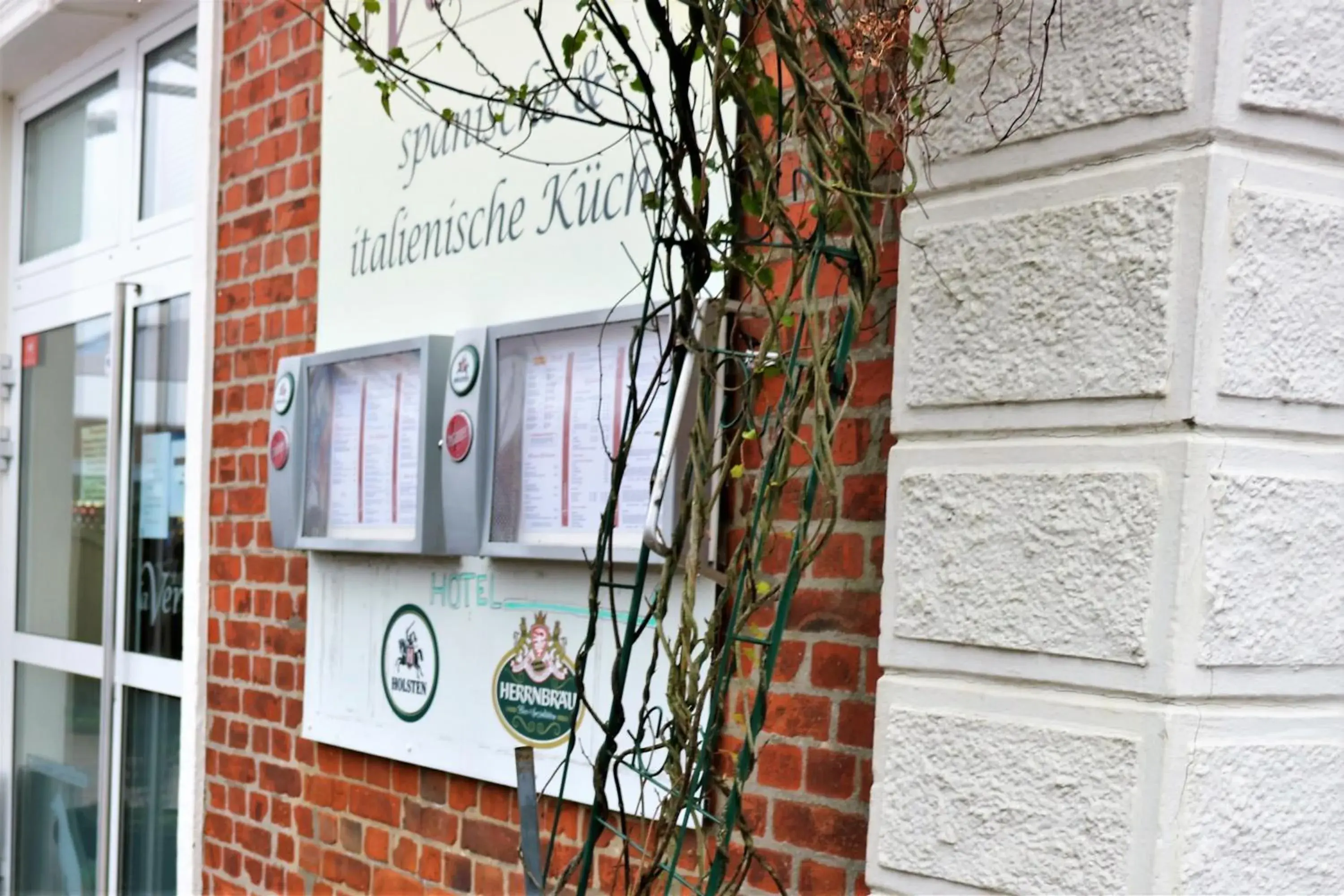 Facade/entrance, Property Building in Hotel Frederikspark