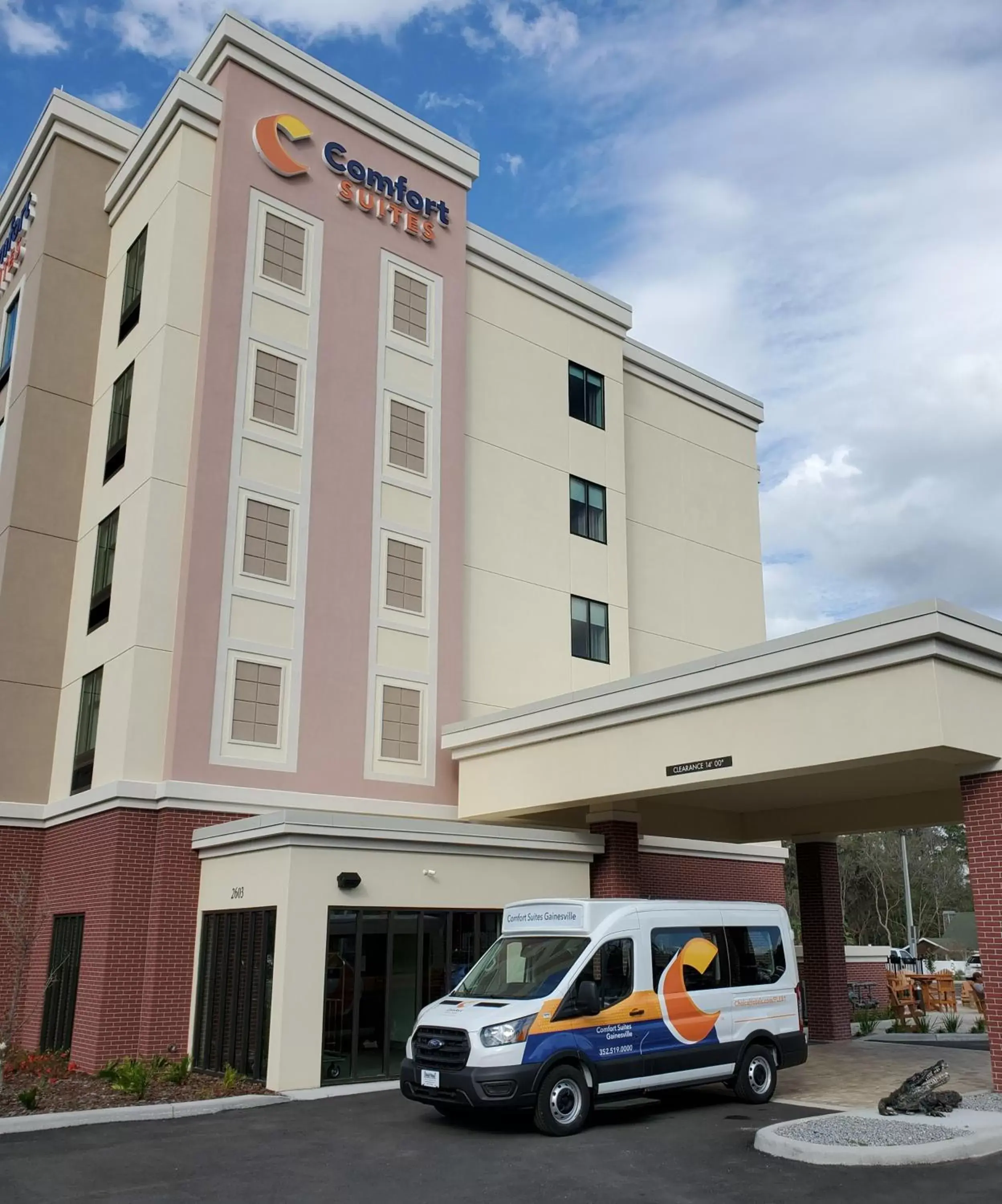 Property building in Comfort Suites Gainesville Near University