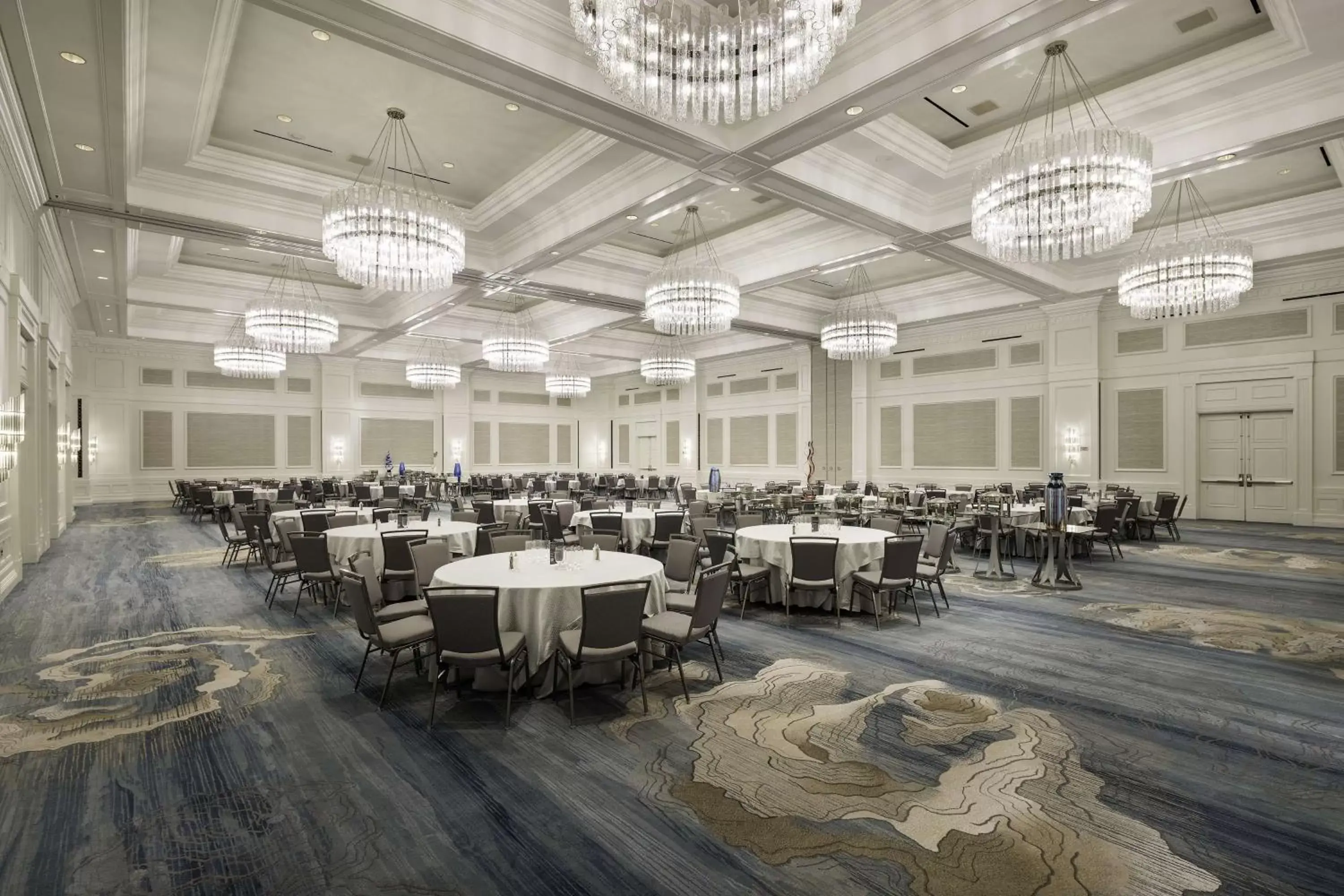 Meeting/conference room, Restaurant/Places to Eat in Waldorf Astoria Orlando