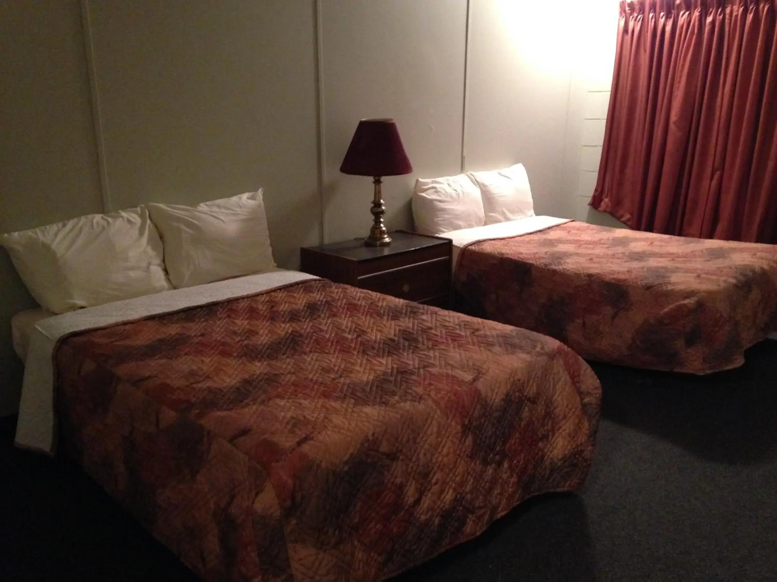 Bedroom, Bed in Macklin Motor Inn