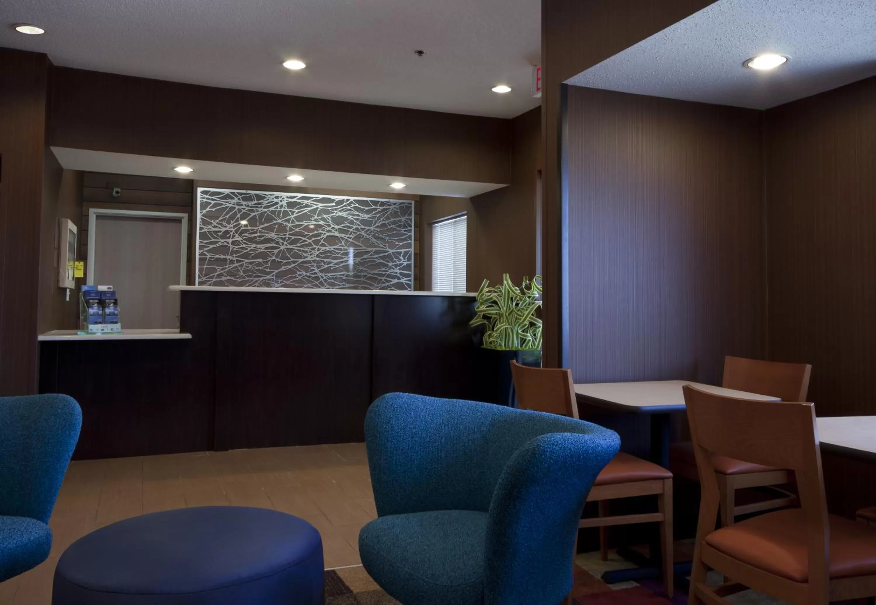 Lobby or reception in Wingate by Wyndham Gurnee