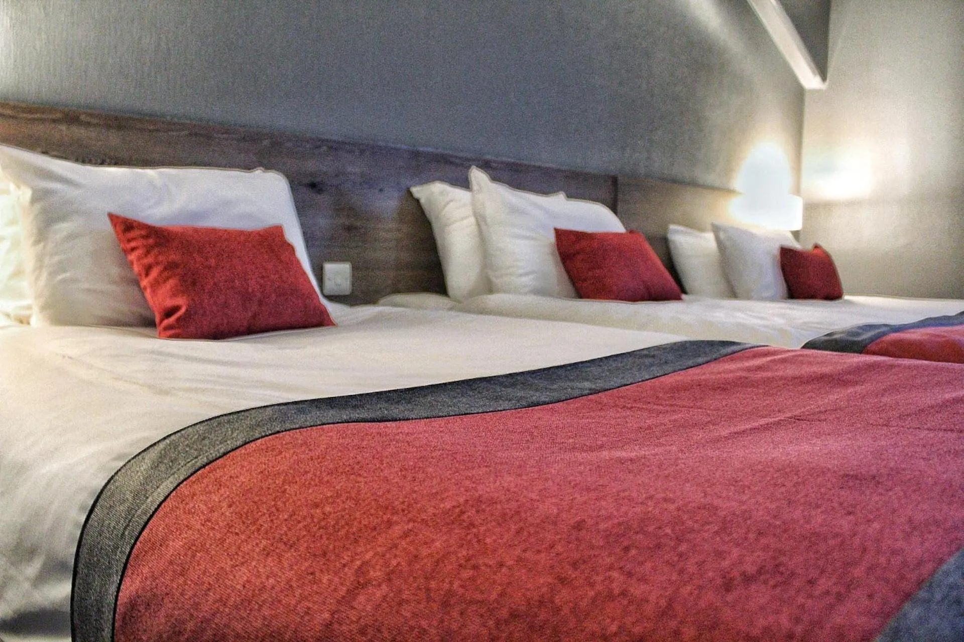 Bedroom, Bed in Devoncove Hotel Glasgow