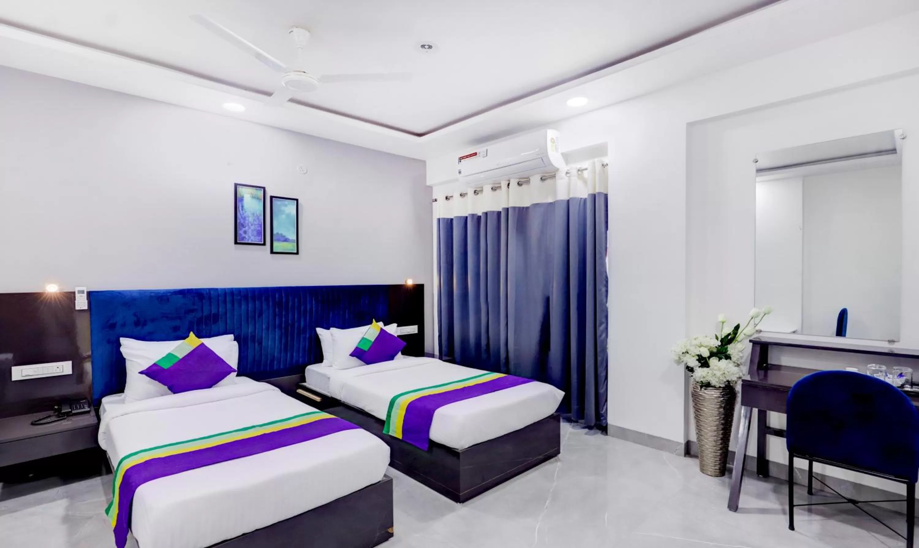Bedroom, Bed in Treebo Finesta Suites, Nagpur Airport