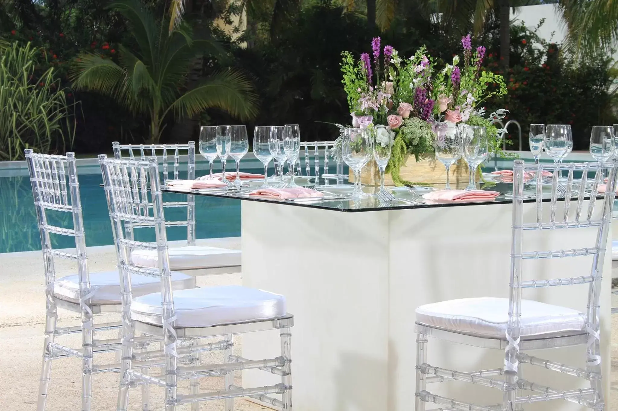 Banquet/Function facilities, Swimming Pool in InterContinental Presidente Cancun Resort