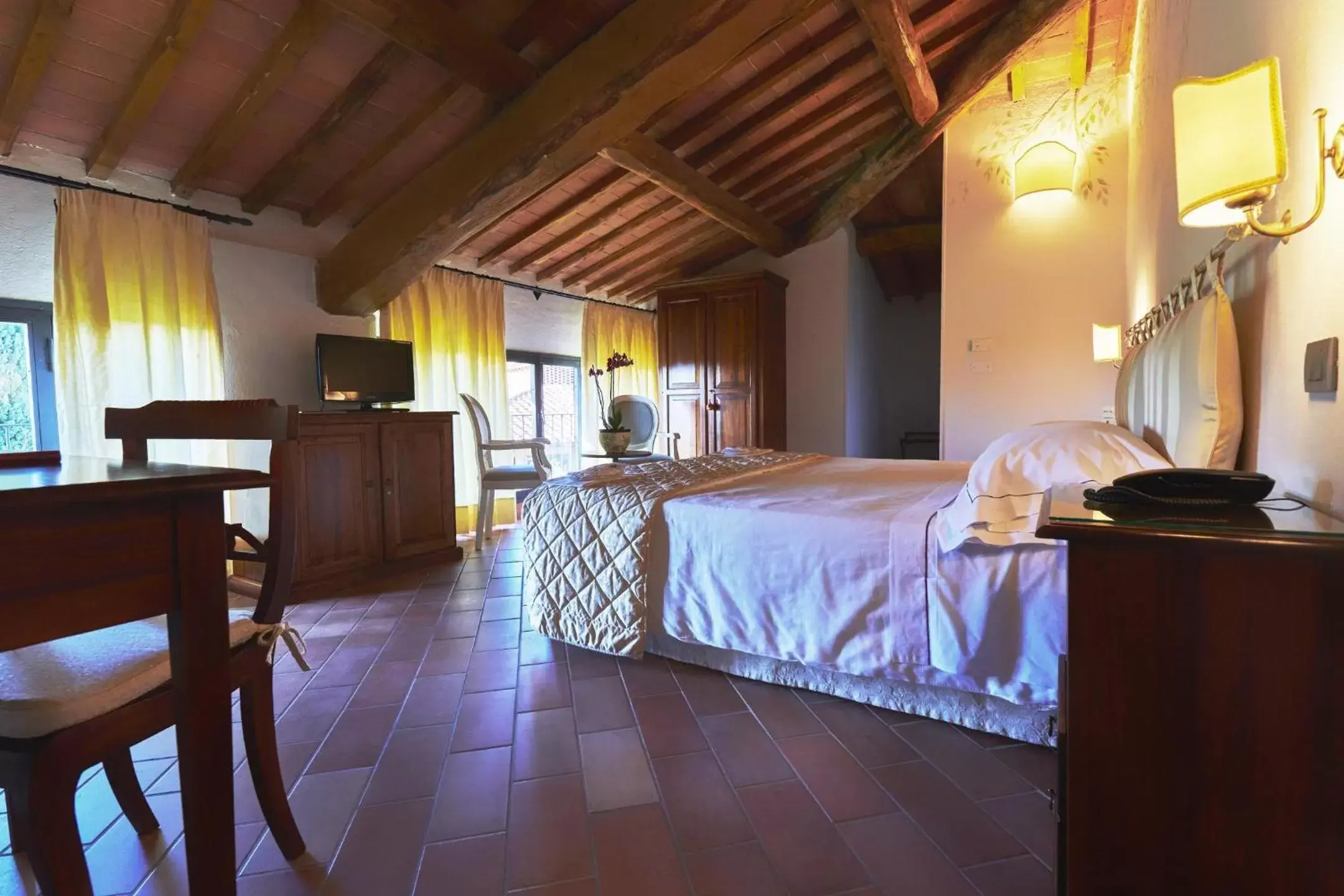 Bedroom, Bed in Villa Curina Resort