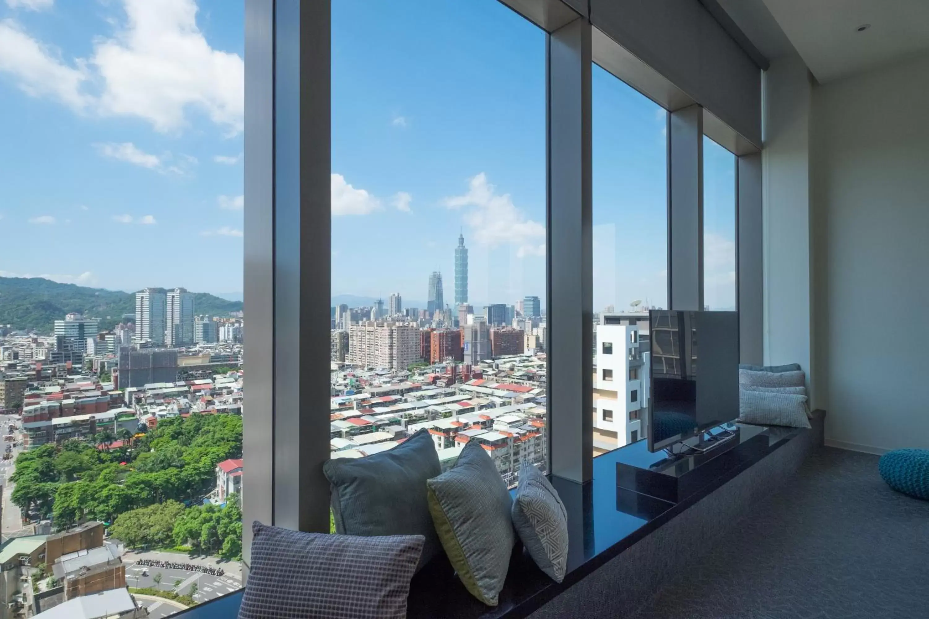 City view, Nearby Landmark in amba Taipei Songshan