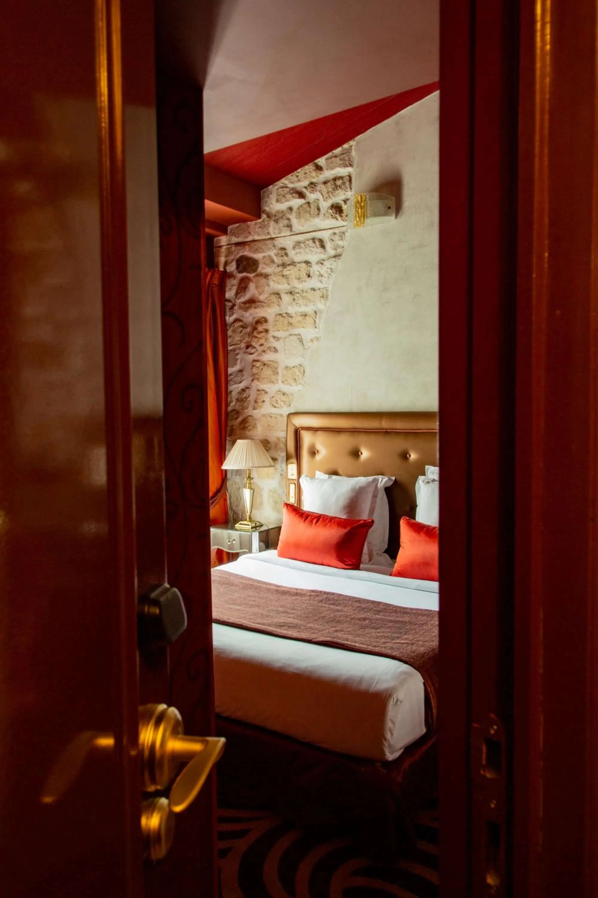 Bed in Hotel Du Beaumont