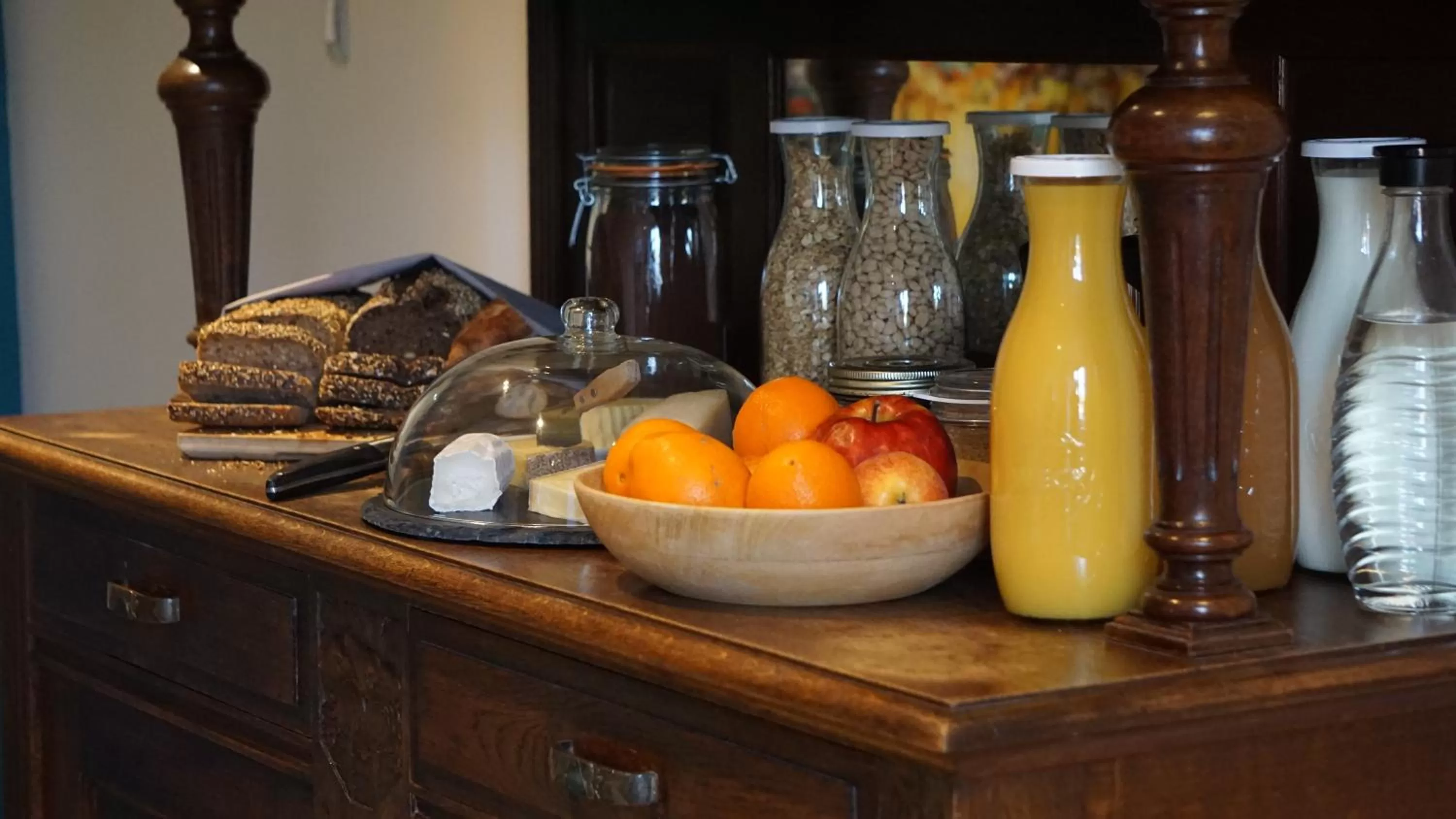 Breakfast in La Maison Forestière