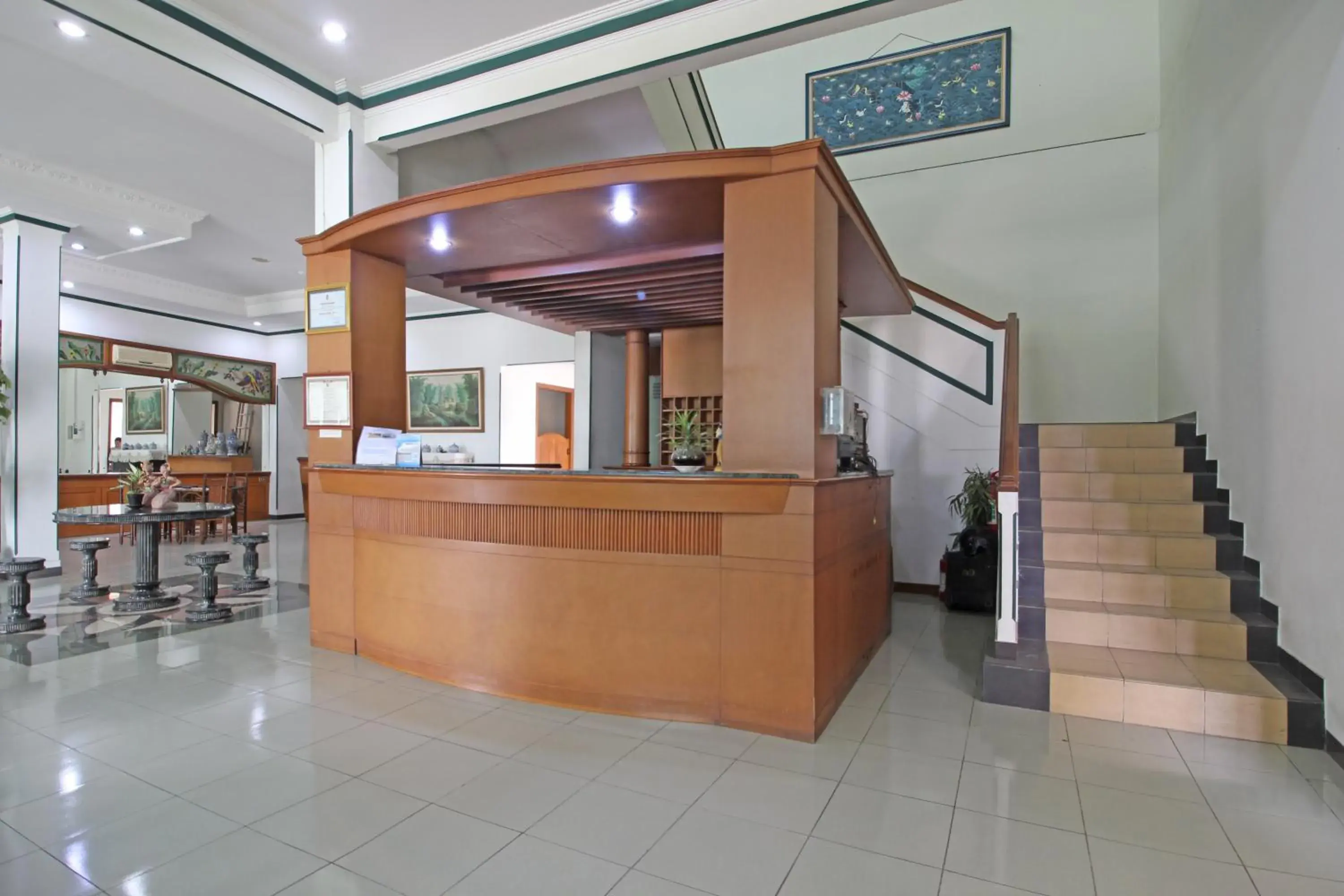 Lobby or reception, Lobby/Reception in RedDoorz near XT Square Yogyakarta