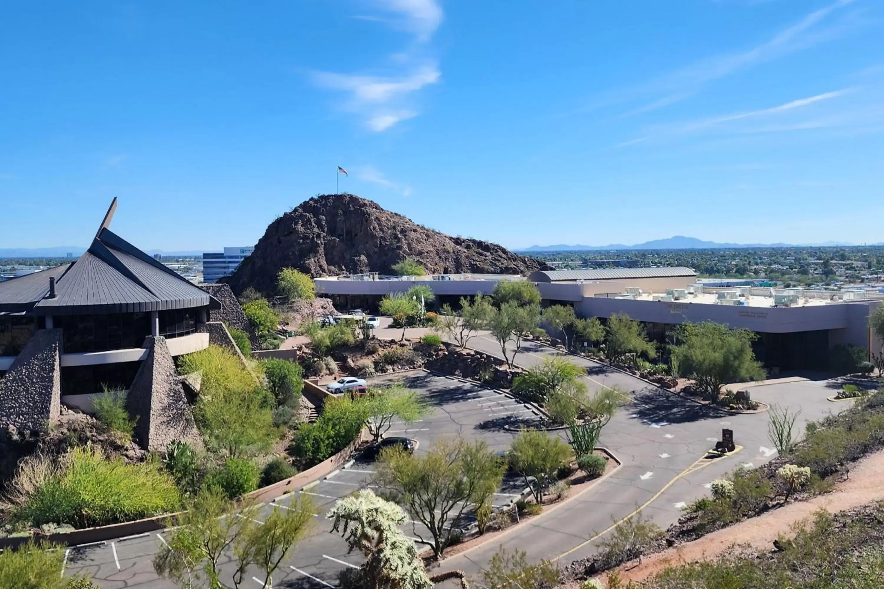 Property building in Phoenix Marriott Resort Tempe at The Buttes