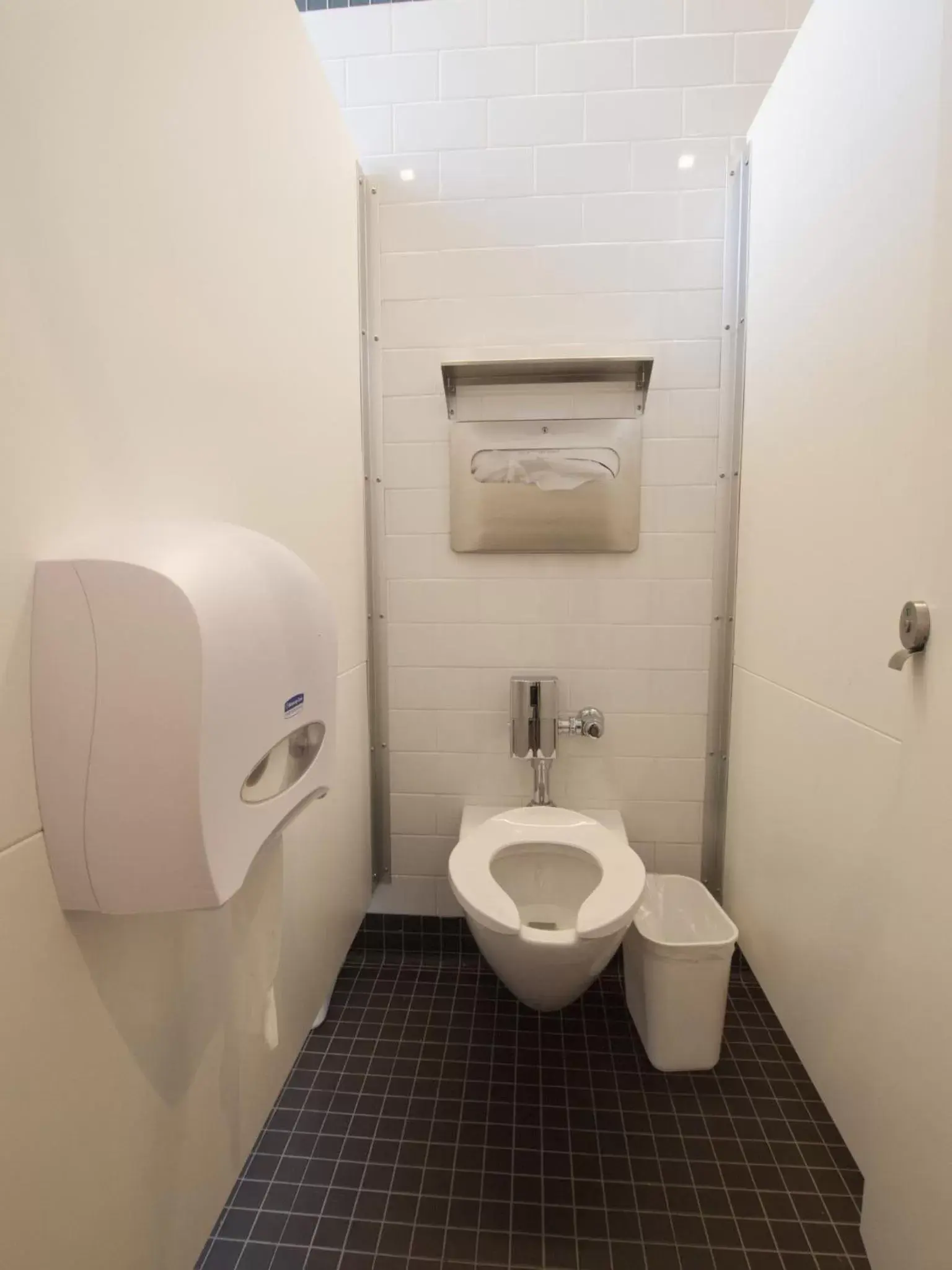 Bathroom in HI New York City Hostel