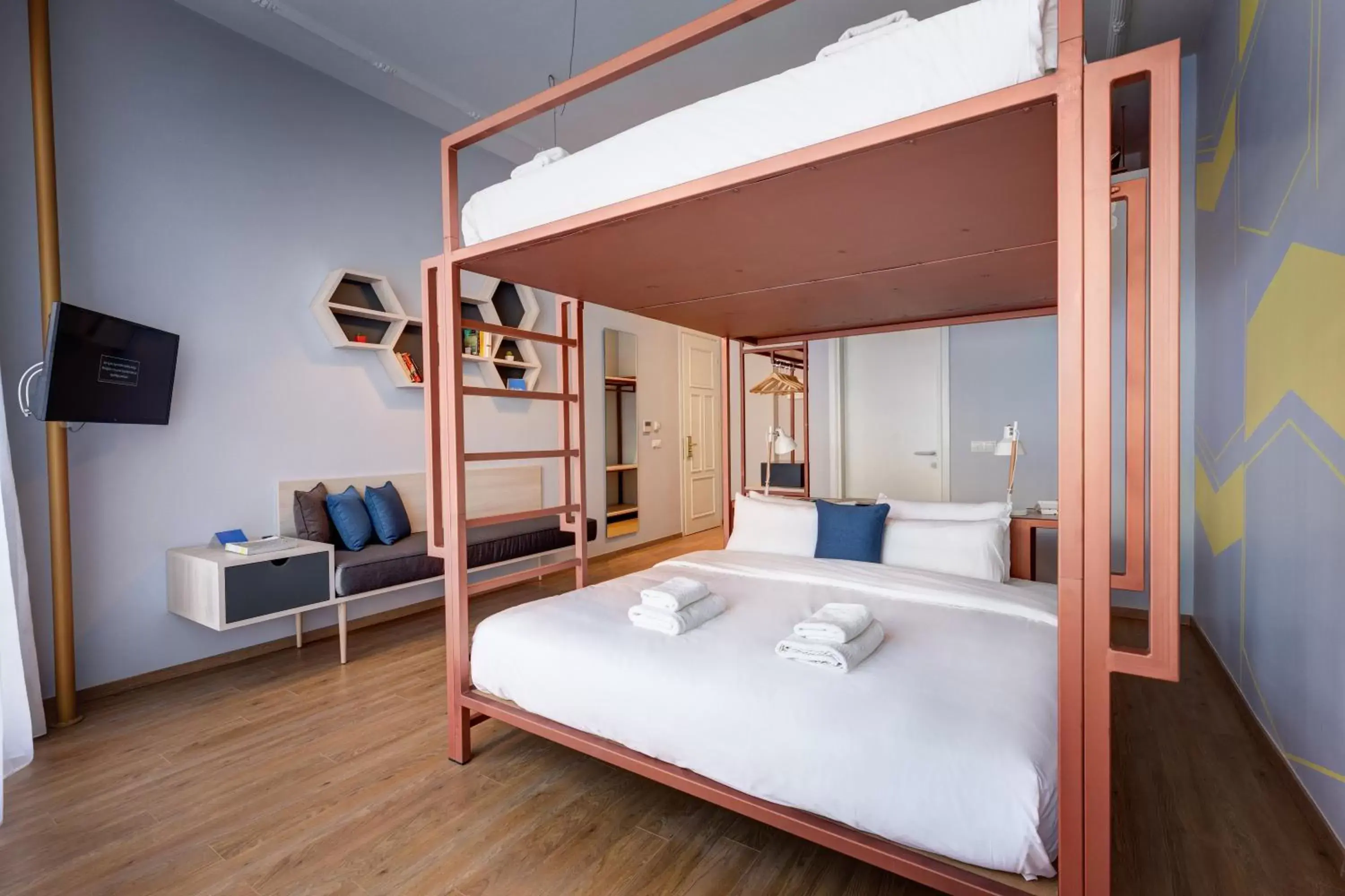 Photo of the whole room, Bunk Bed in Colors Urban Hotel Thessaloniki