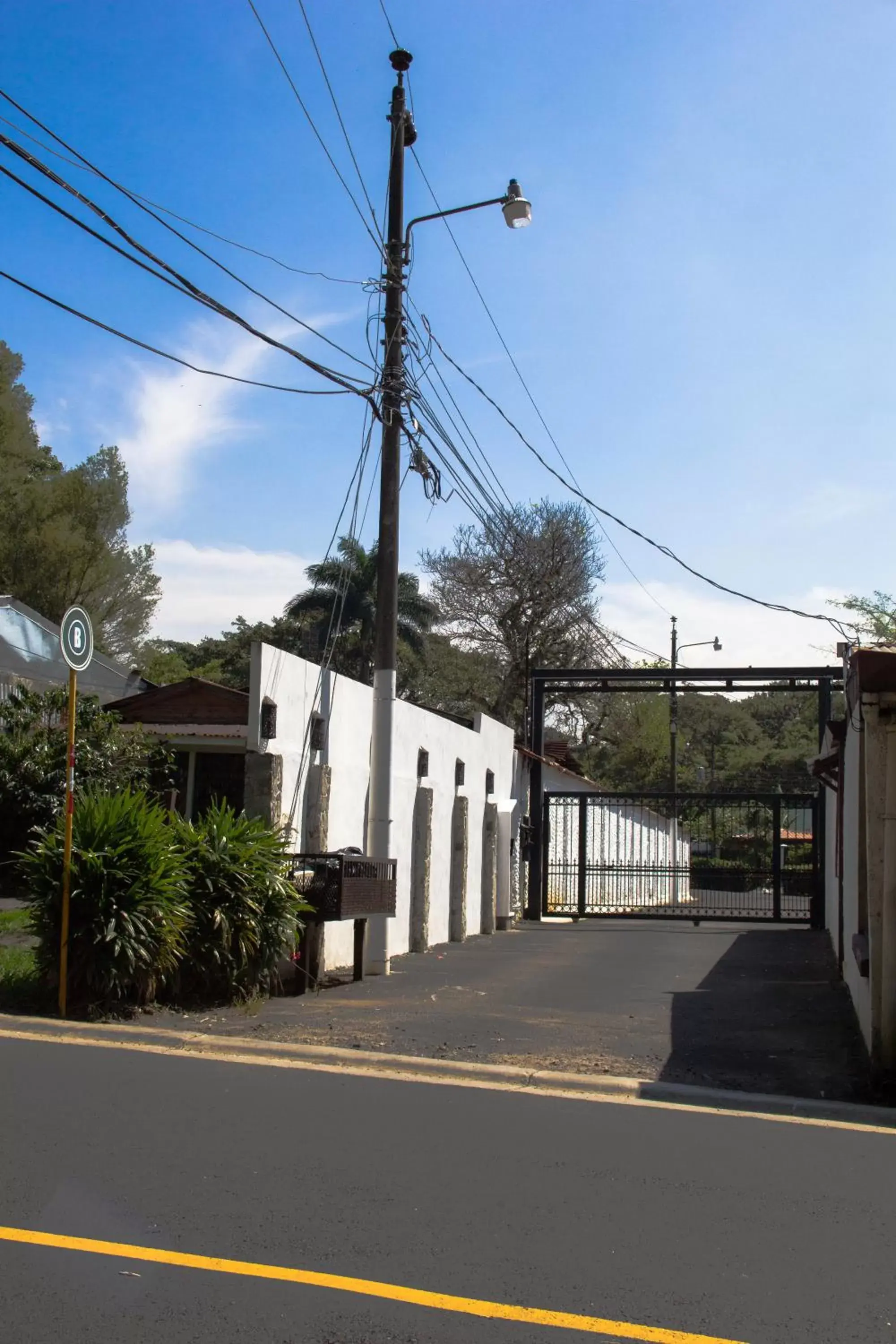 Street view, Property Building in Terida Airport B&B