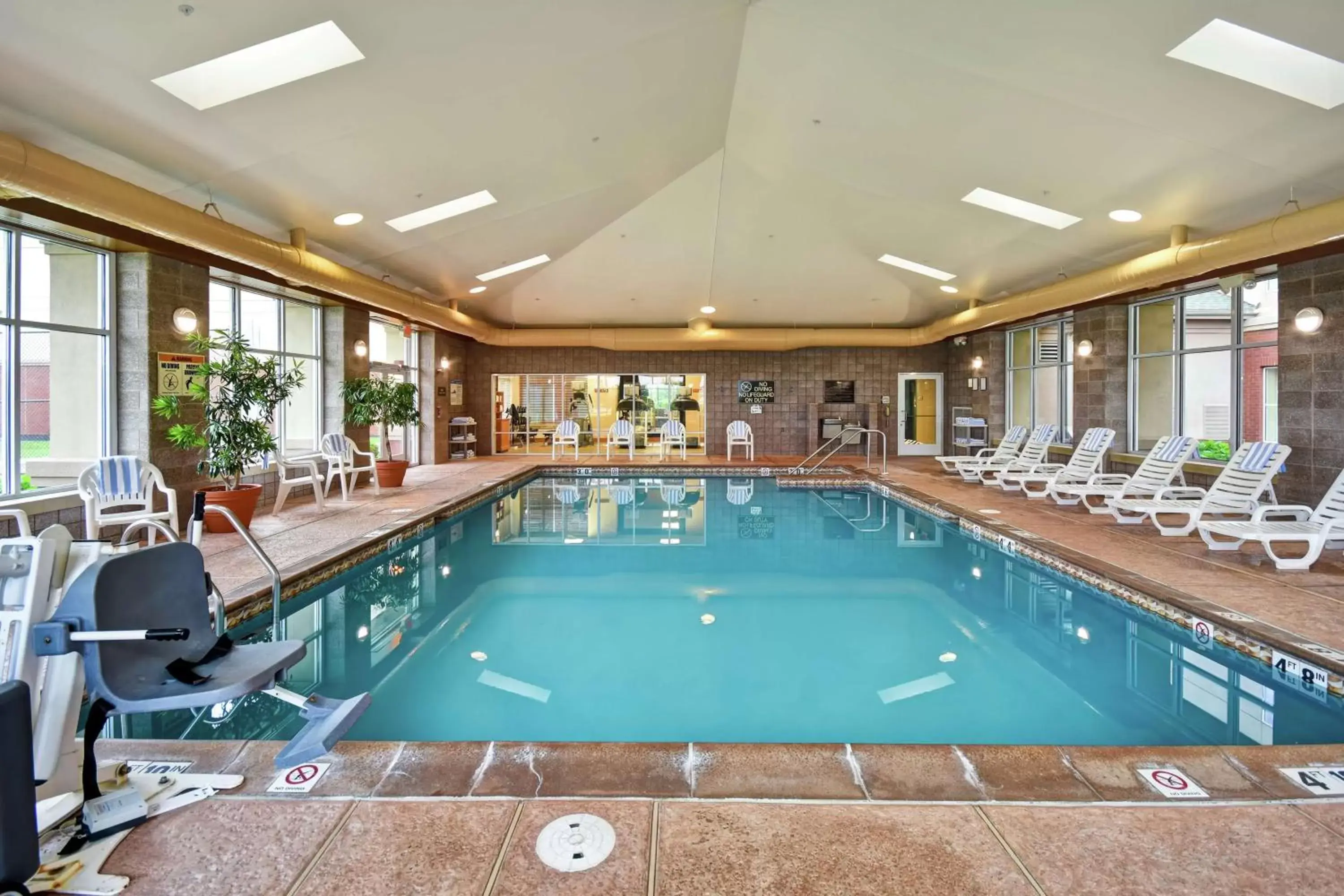 Swimming Pool in Homewood Suites by Hilton Lancaster