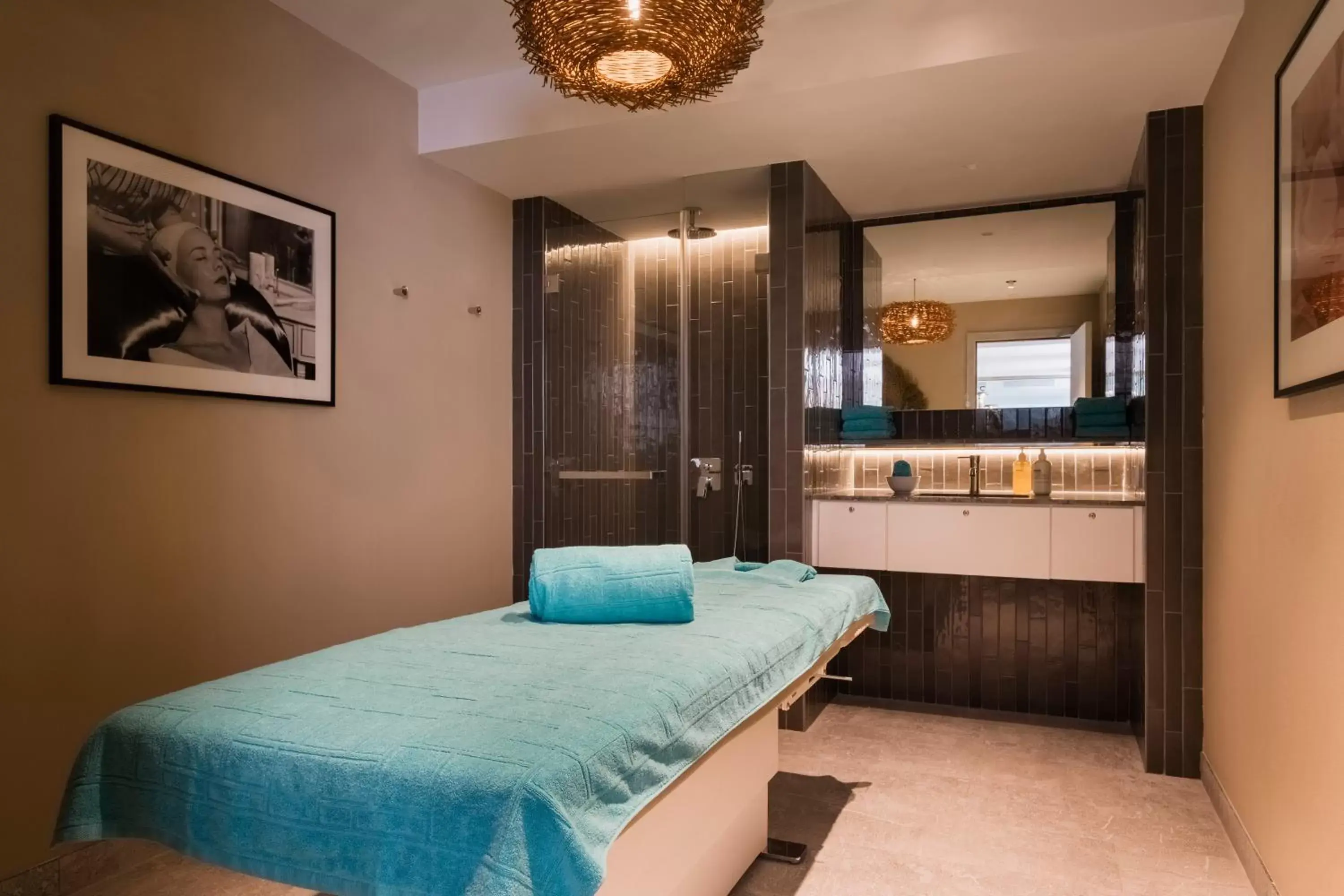 Massage, Bed in El Vicenç de la Mar - Adults Only - Over 12