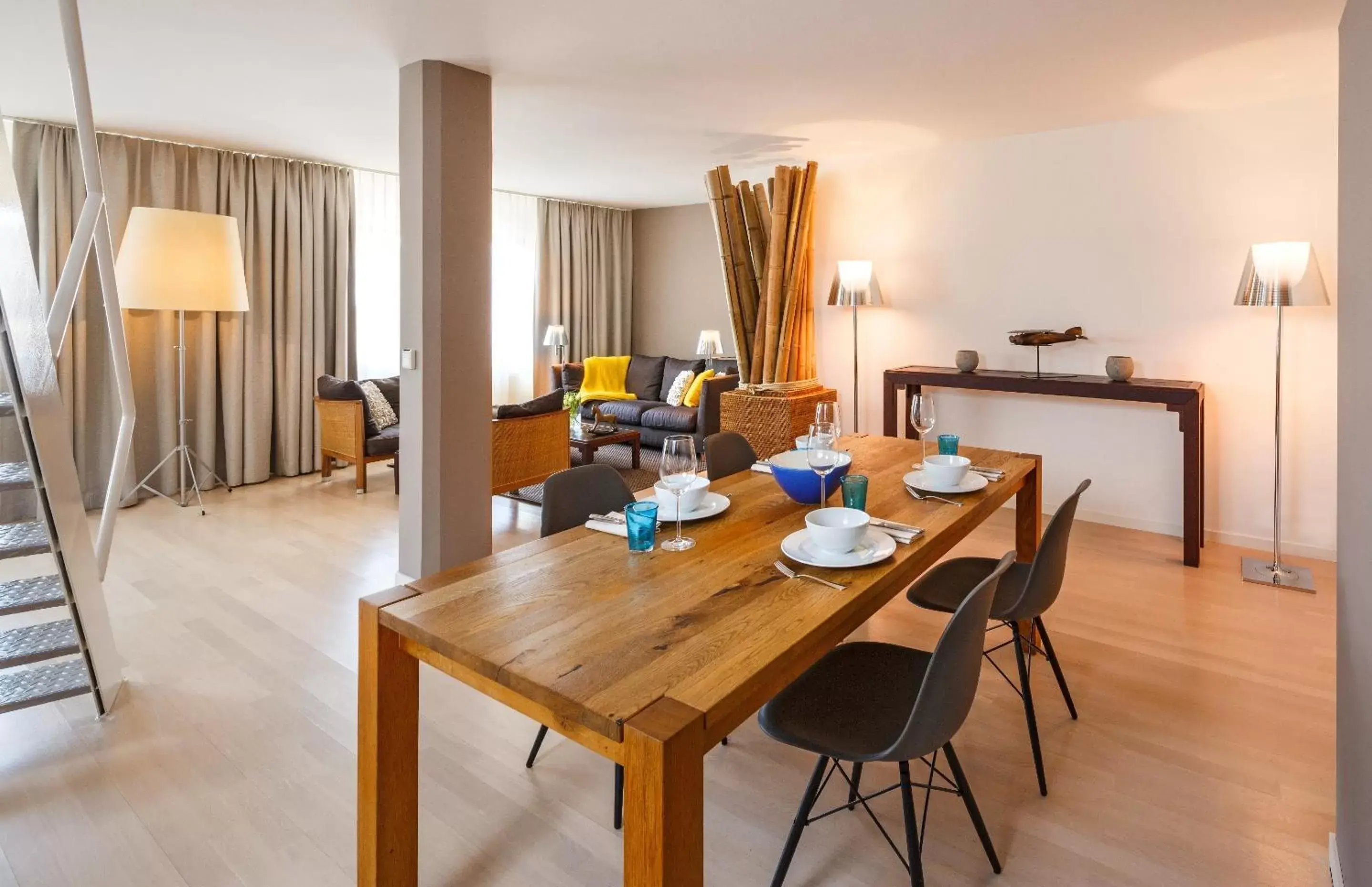 Living room, Dining Area in Hotel Rössli