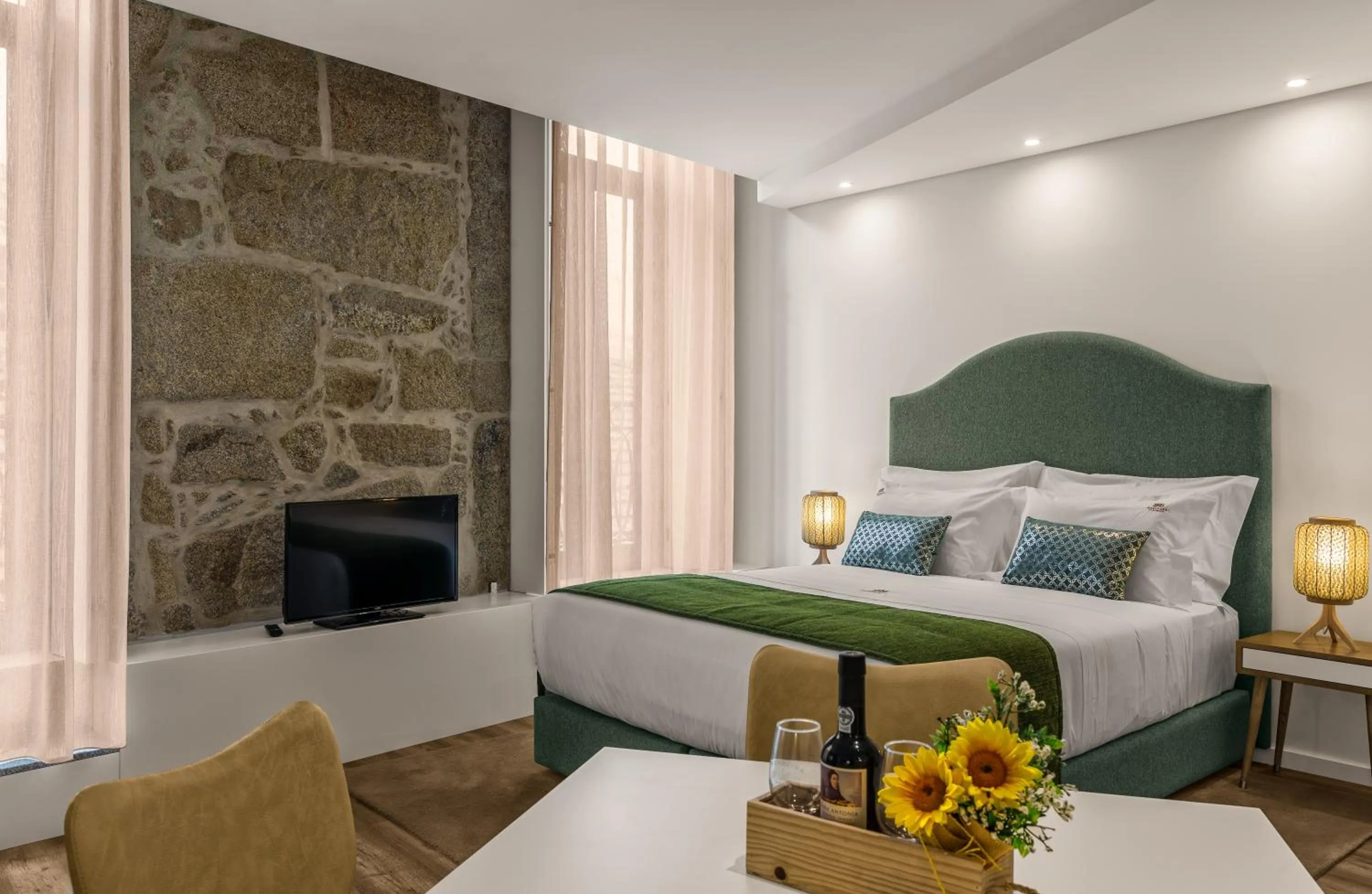 Bed in 296 Heritage Apartments