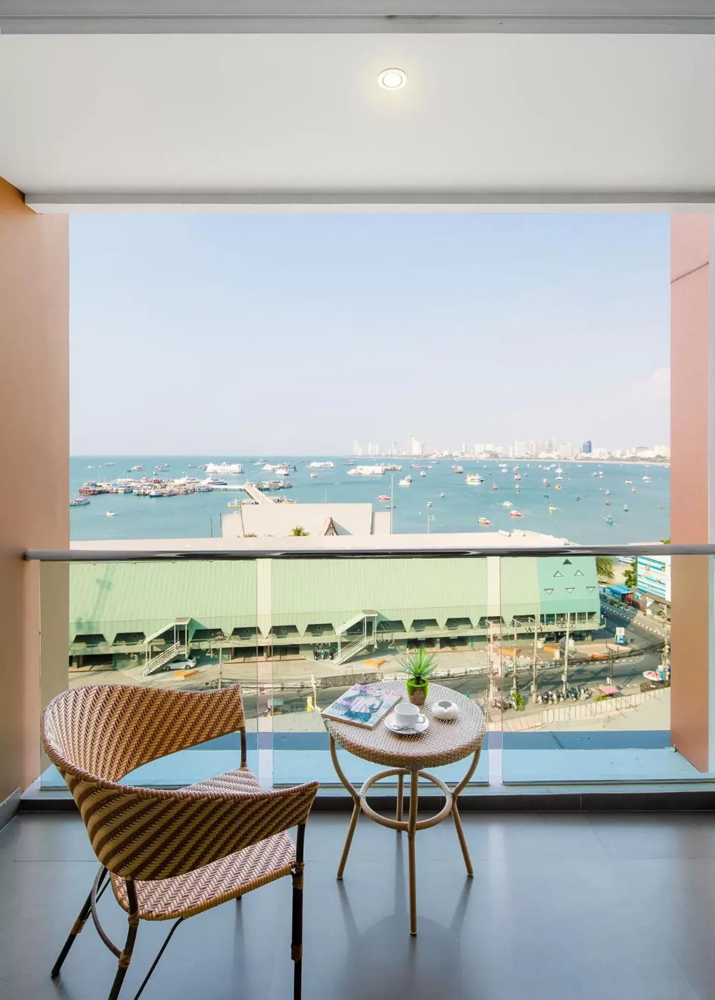 Deluxe Ocean Room in Balihai Bay Pattaya Deluxe Ocean Room in Balihai Bay Pattaya