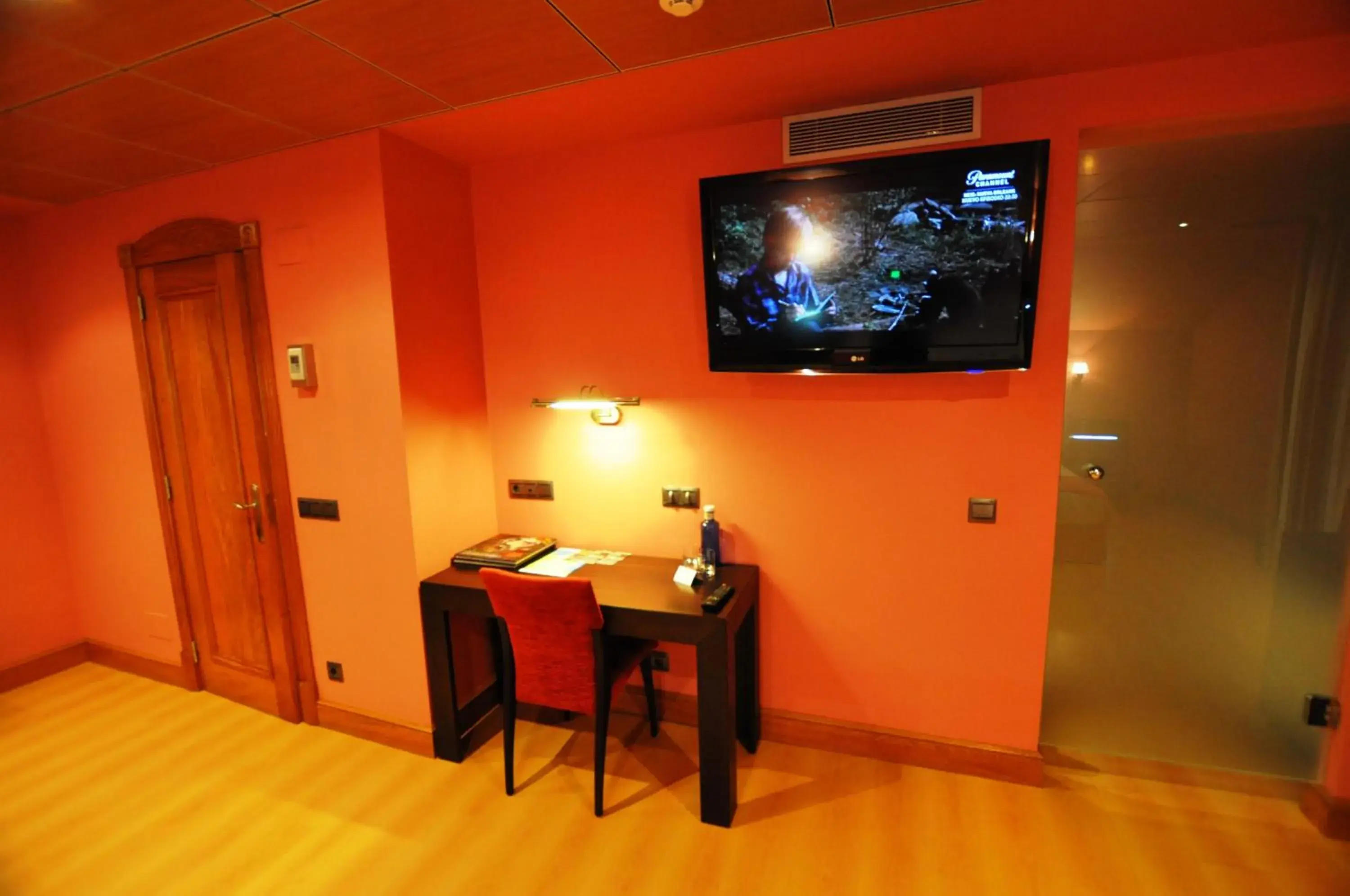 Bedroom, TV/Entertainment Center in Gran Hotel Liber & Spa Playa Golf