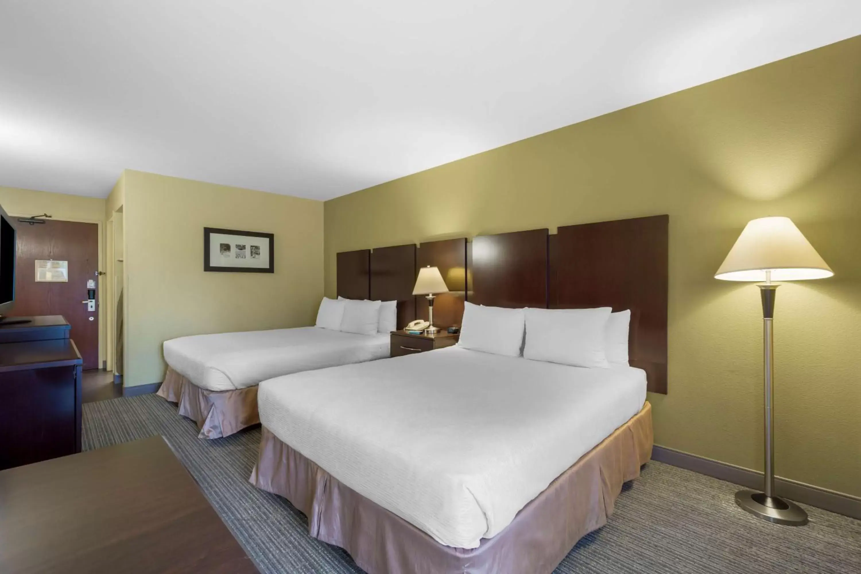 Bedroom, Bed in Best Western Plus Plaza by the Green