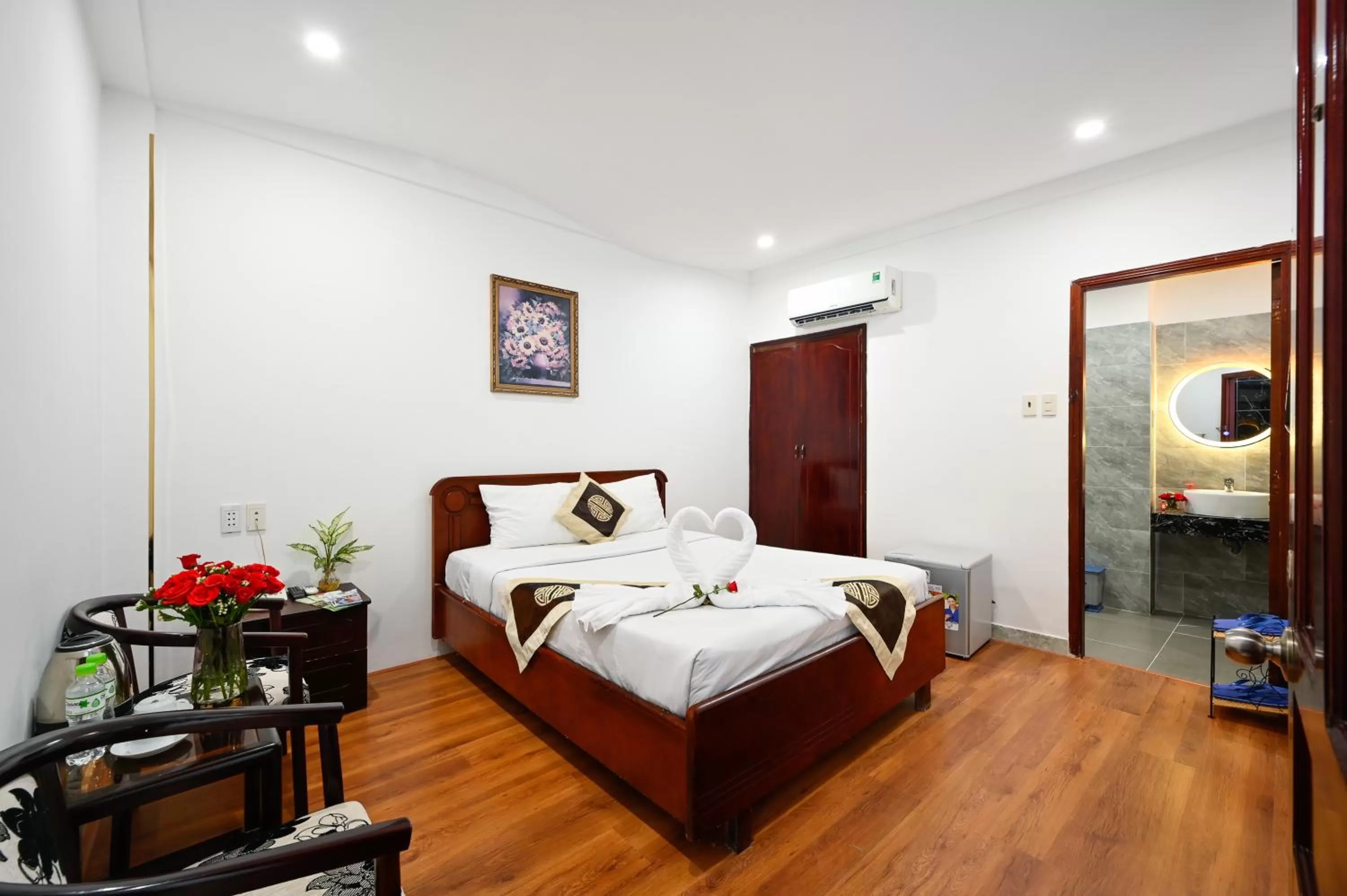 Photo of the whole room in TN Central Hotel