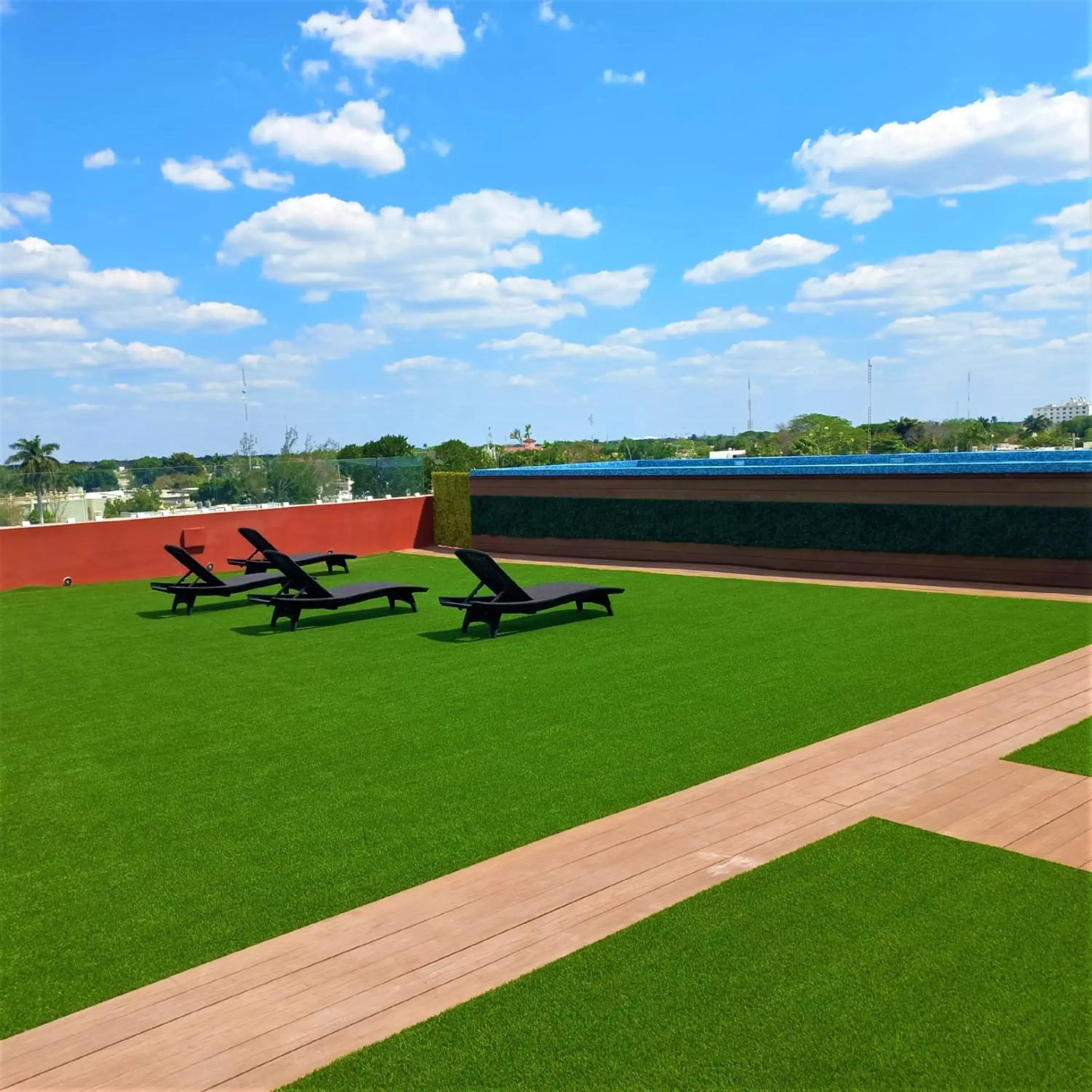 Swimming pool in Hotel Kavia Premium - Paseo Montejo Swimming pool in Hotel Kavia Premium - Paseo Montejo