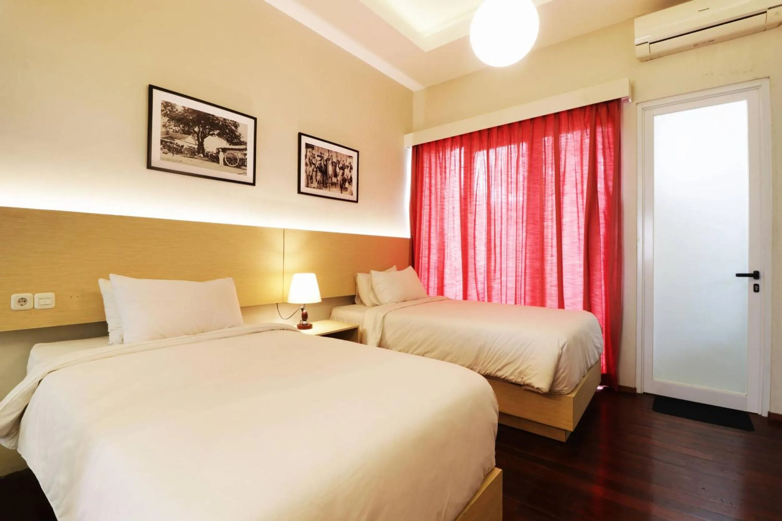 Bed in Pejaten Valley Residence