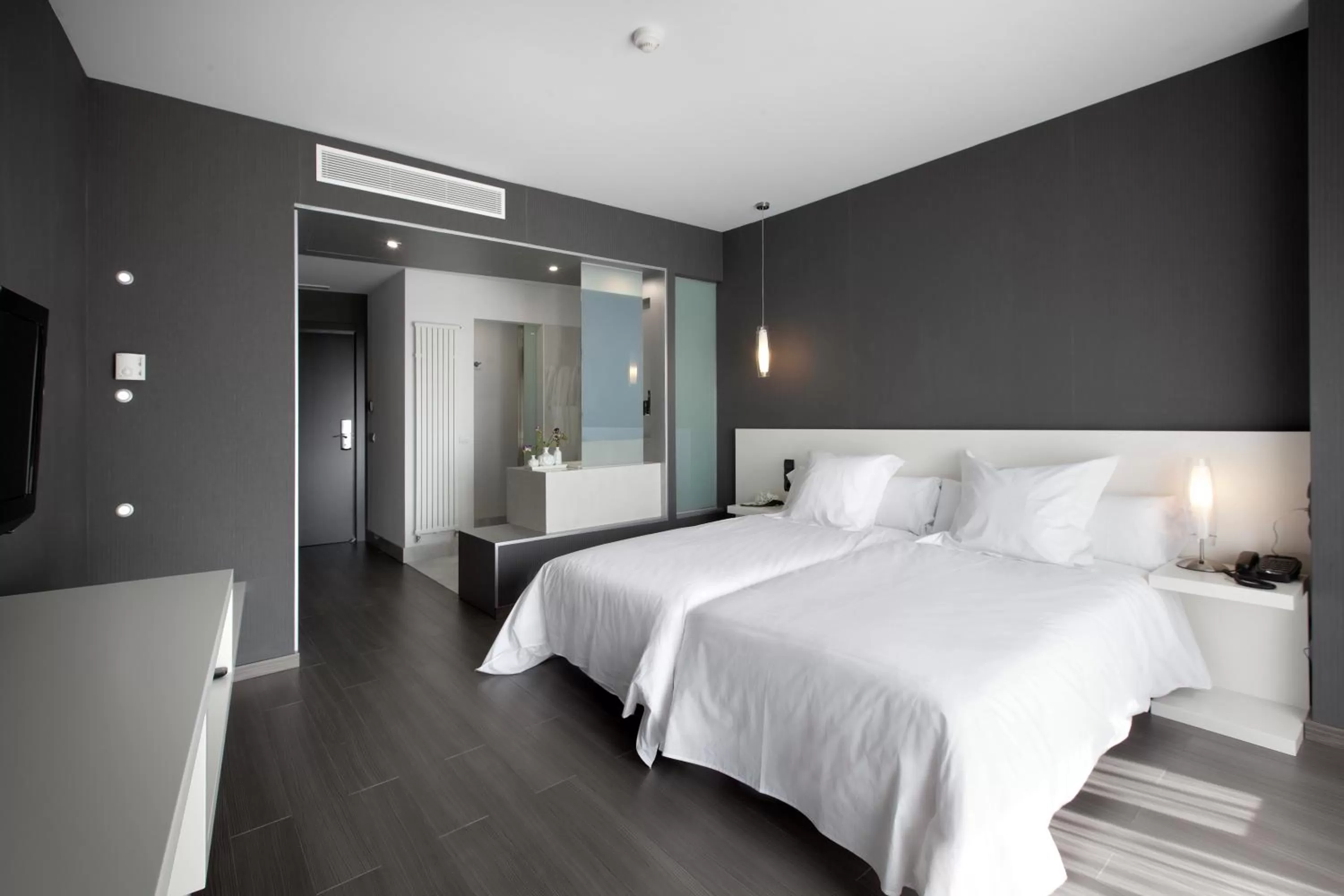 Photo of the whole room, Bed in Hotel MasMonzon