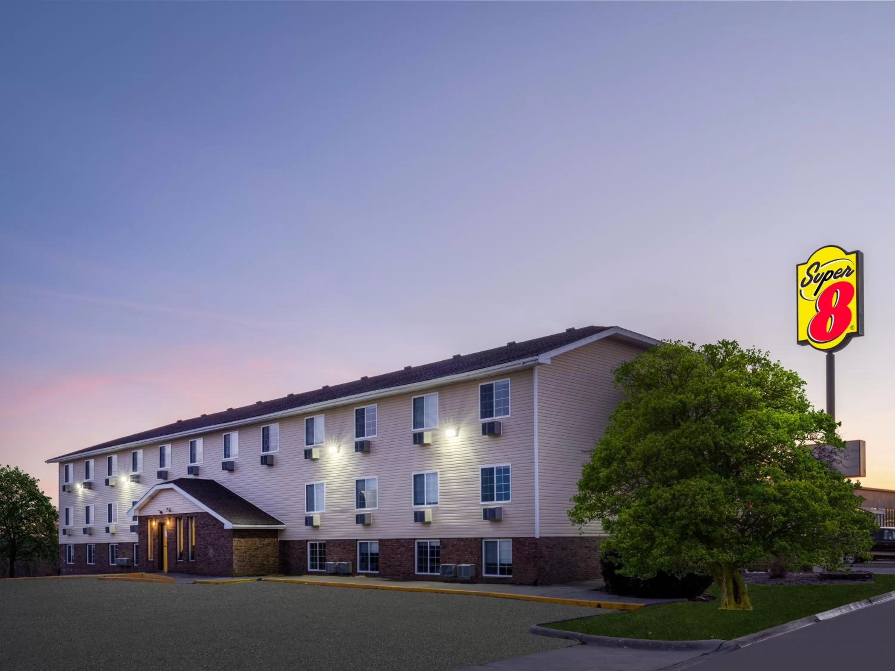 Property building in Super 8 by Wyndham Clinton