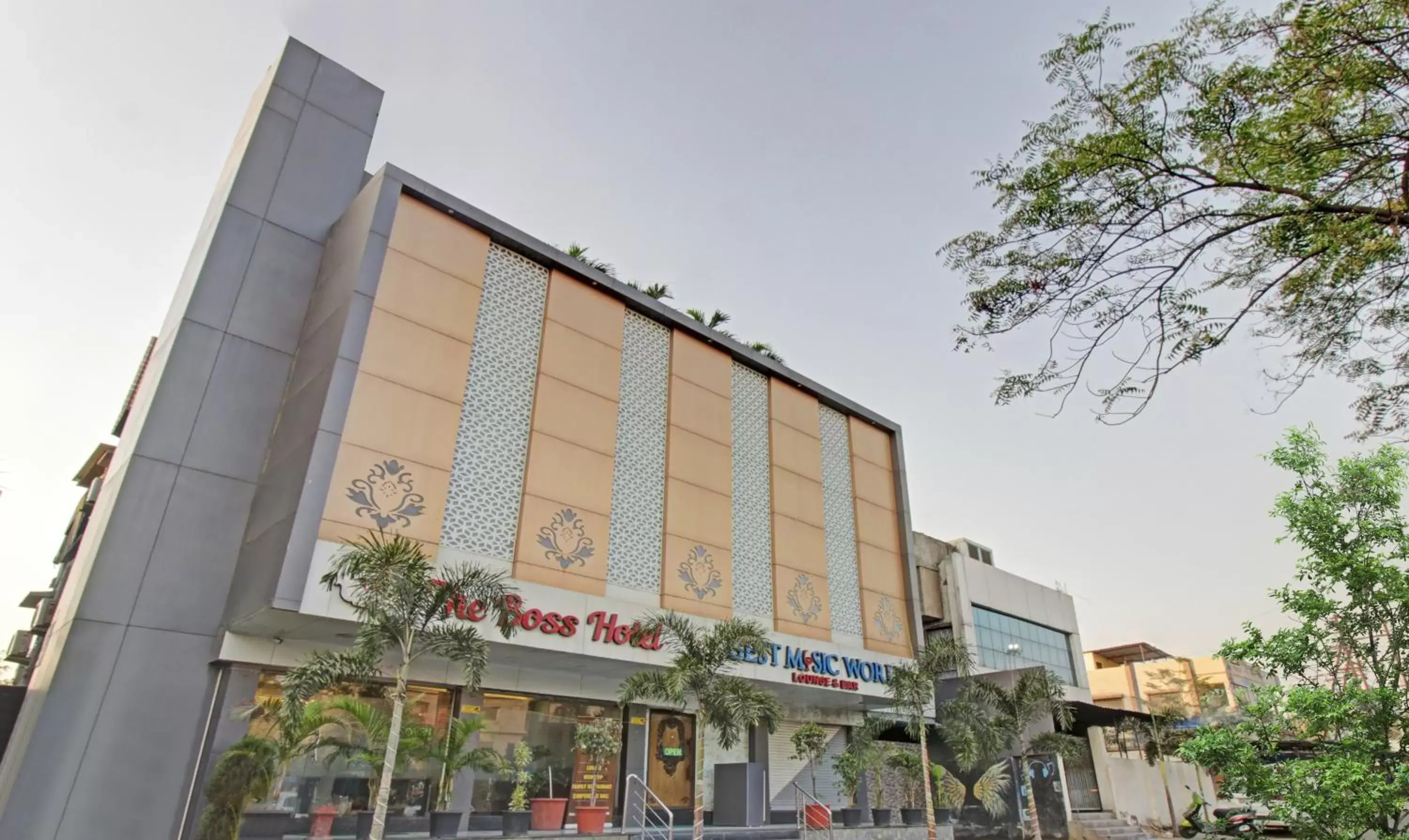 Property building in Treebo The Boss Property building in Treebo The Boss