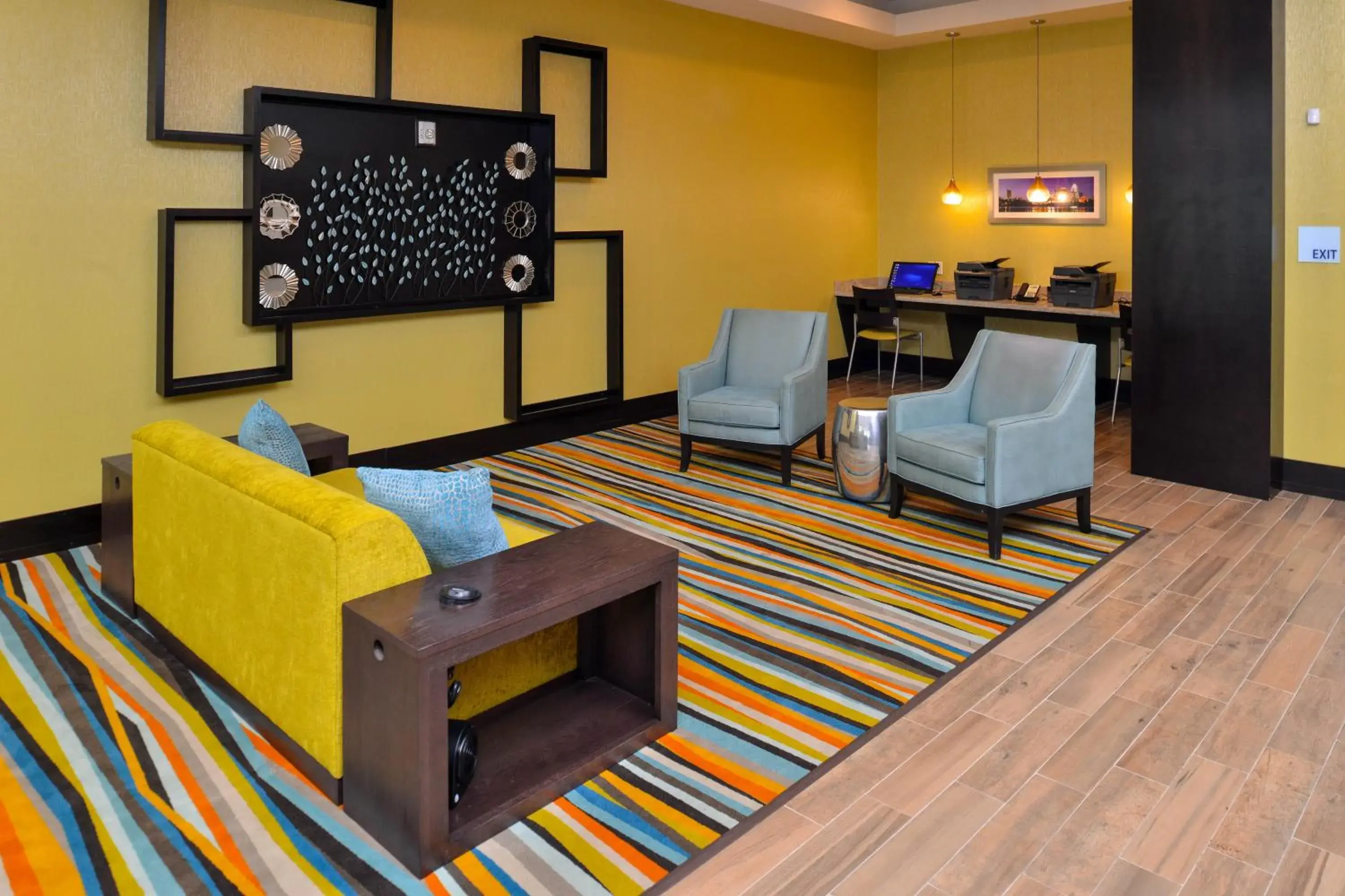 Property building, Seating Area in Holiday Inn Express & Suites Austin South, an IHG Hotel