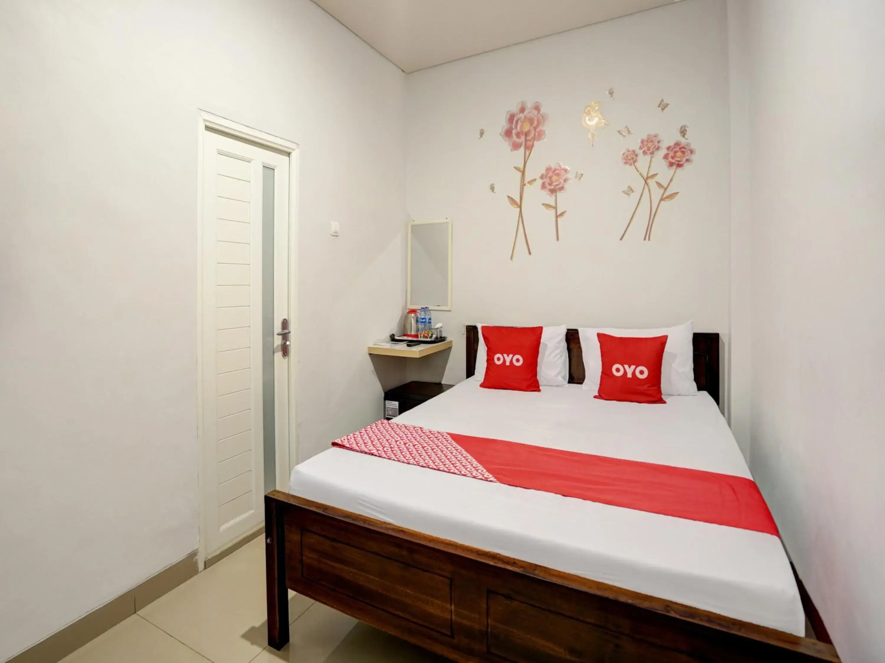 Bedroom, Bed in OYO 92506 K1 Residence Gedangan