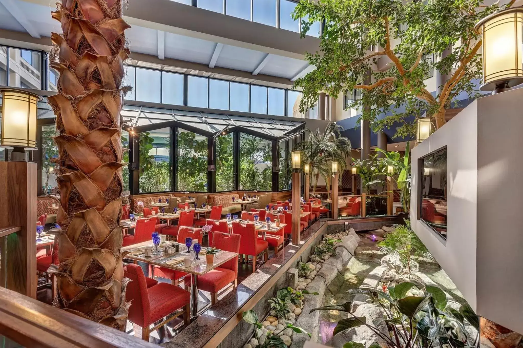 Property building, Restaurant/Places to Eat in Crowne Plaza Hotel Foster City-San Mateo, an IHG Hotel
