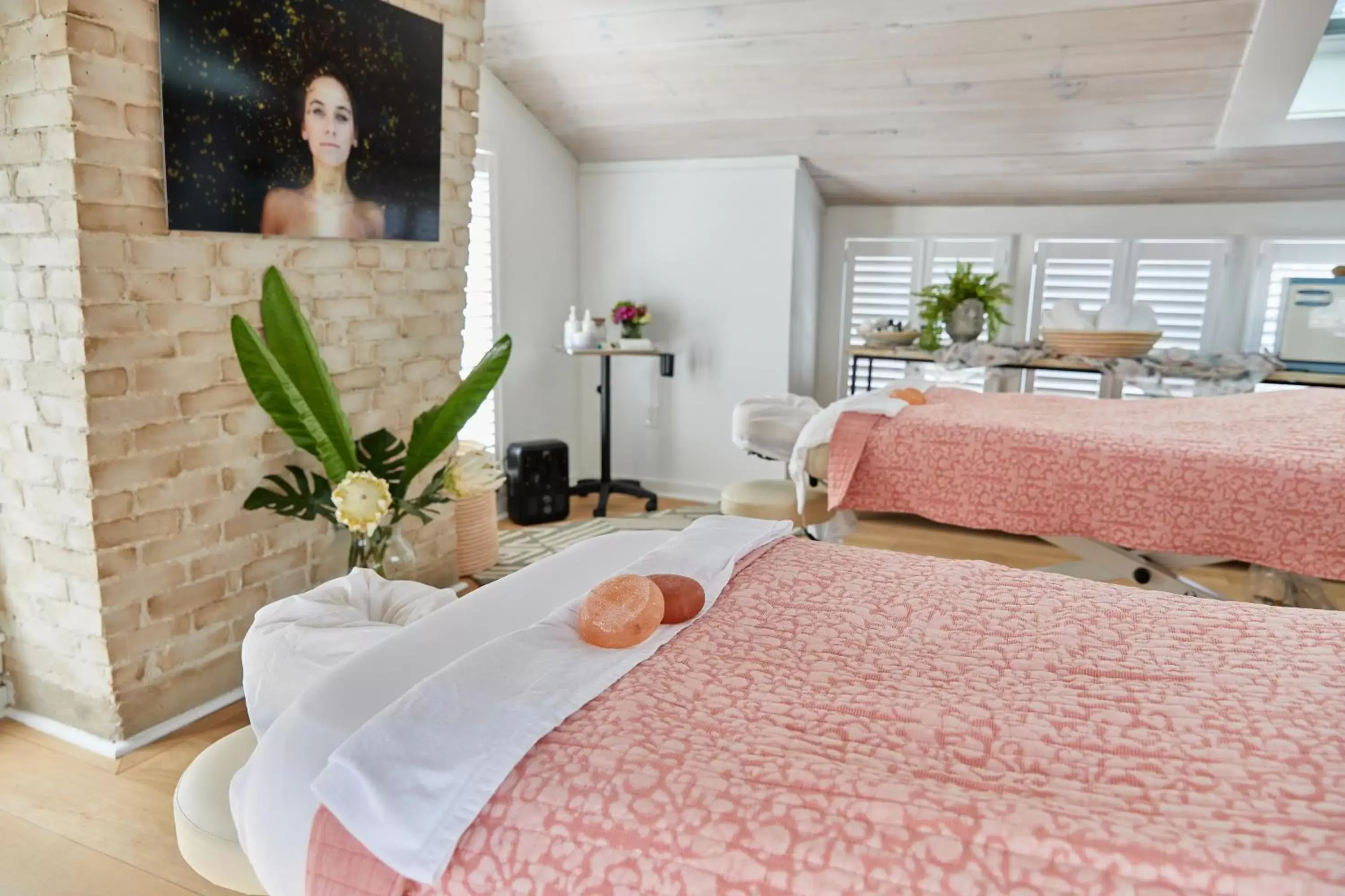 Massage, Bed in Shelter Harbor Inn