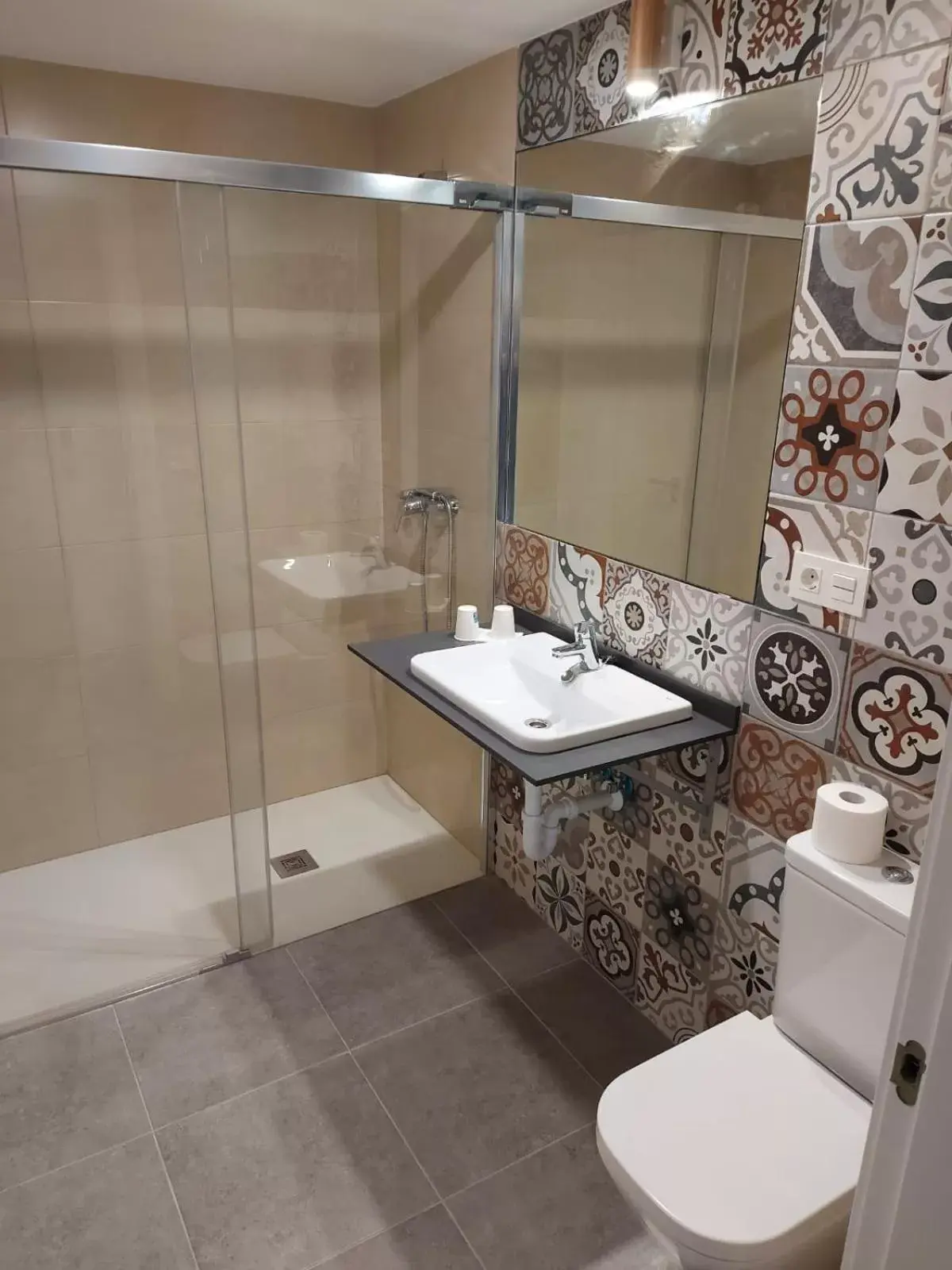Bathroom in Hotel - Hostel Atuvera