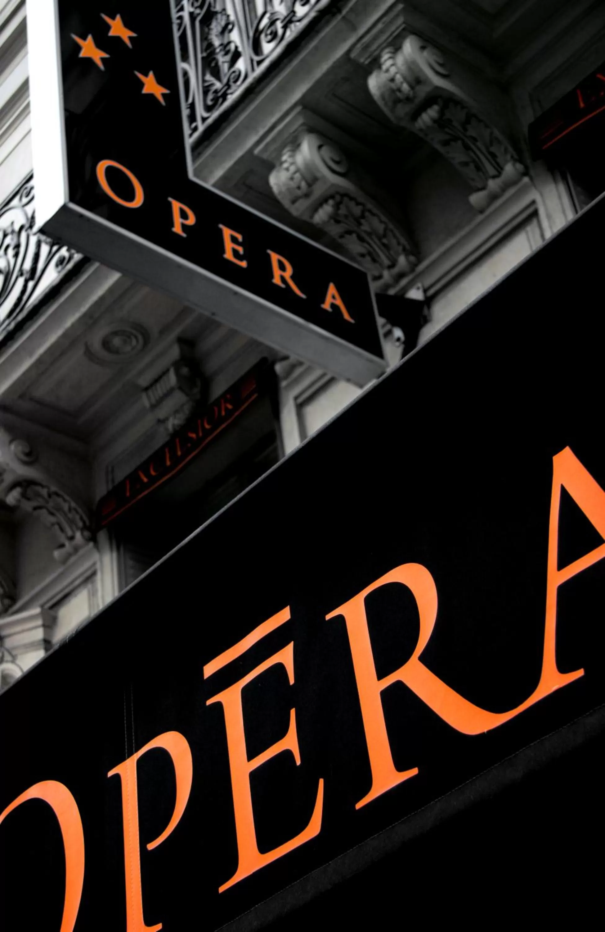 Facade/entrance in Excelsior Opera